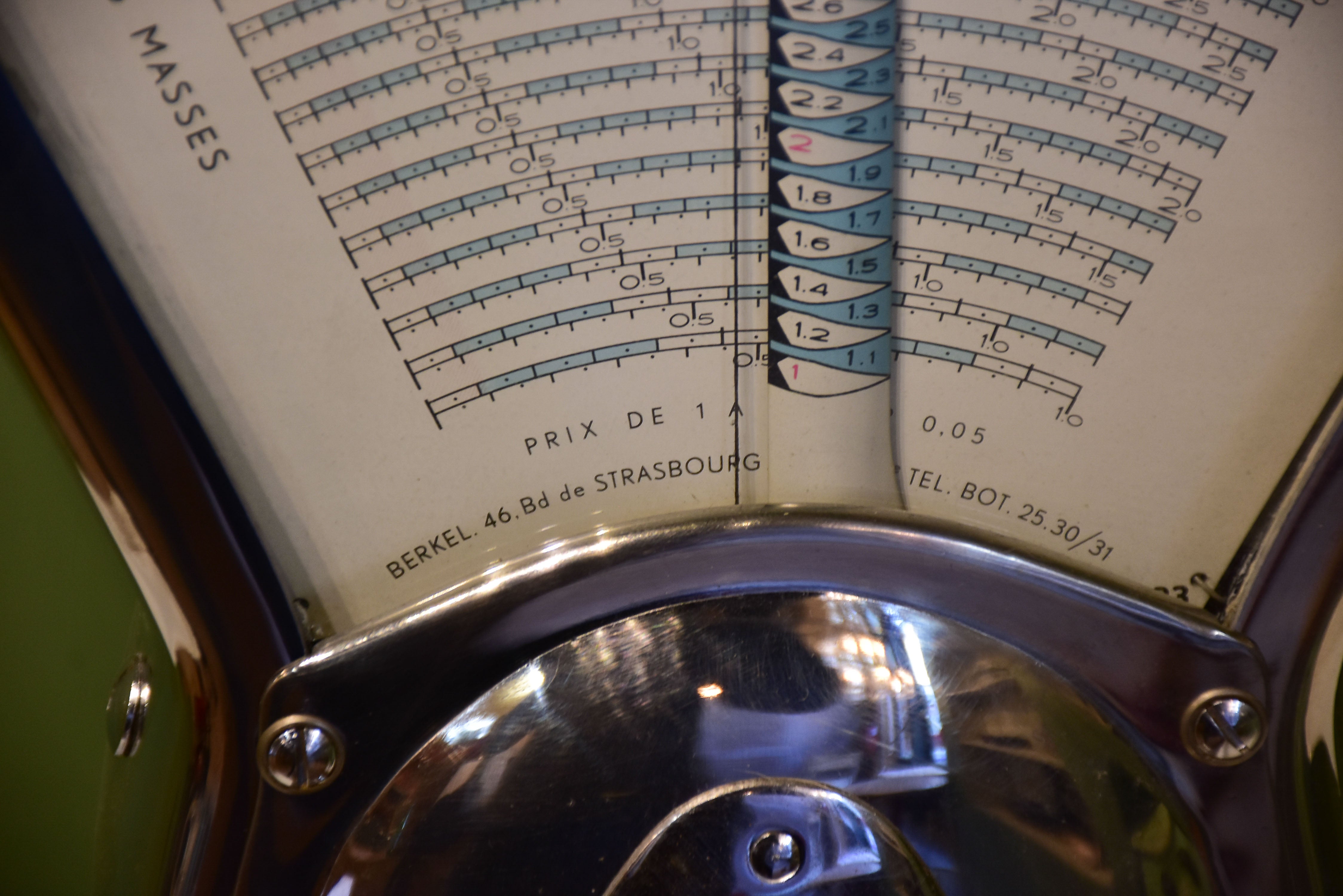 Pair of vintage French Berkel scales