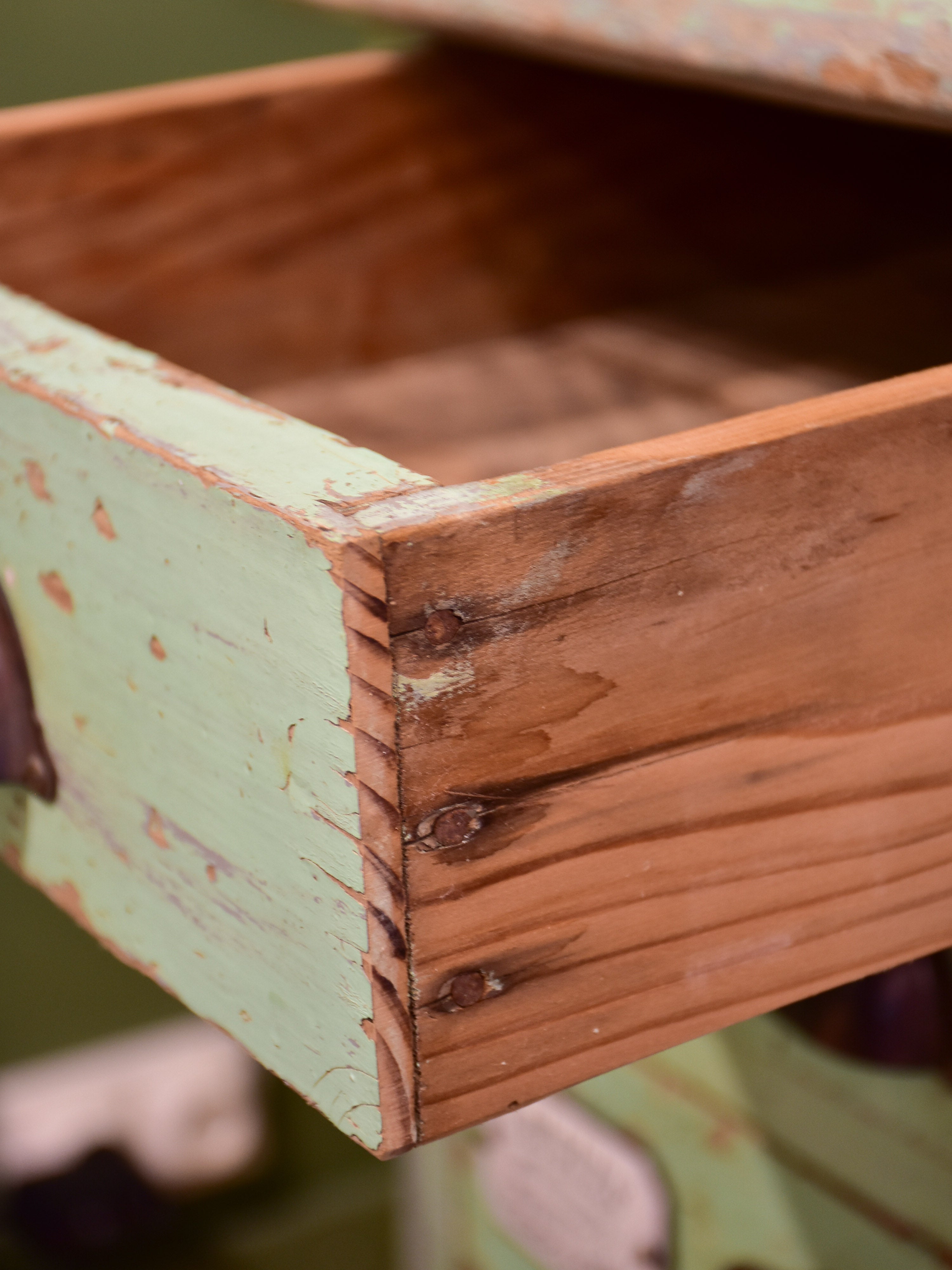 Set of small merchant's drawers with green patina