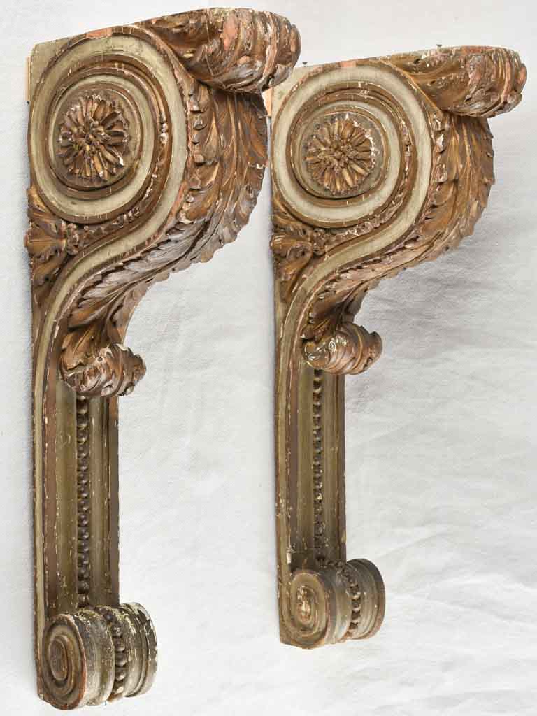 Luxurious 18th-century wall brackets