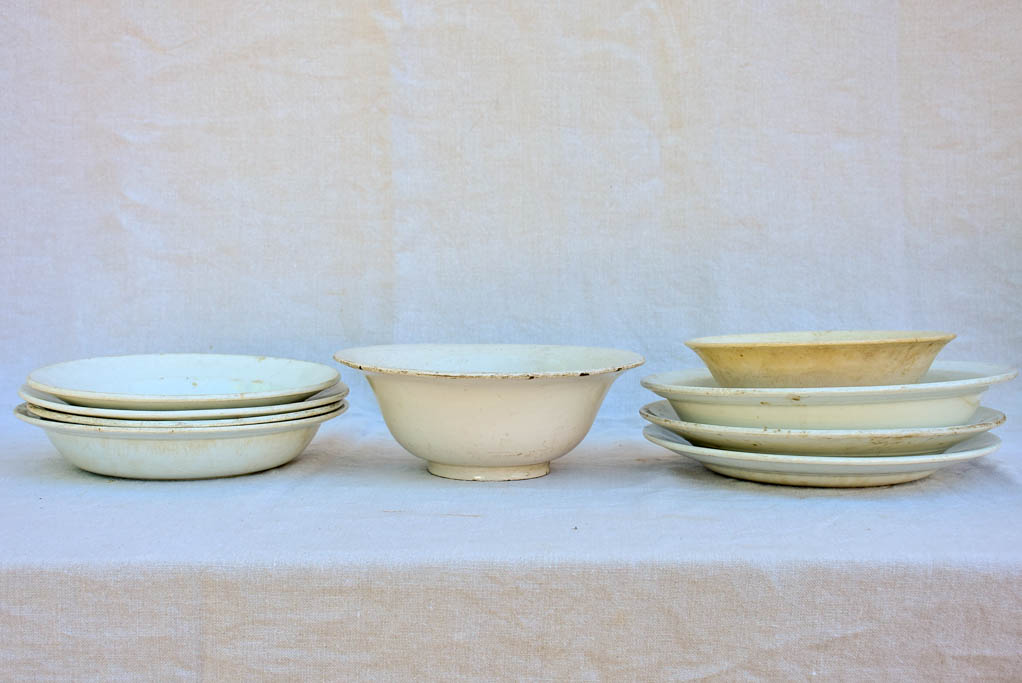 Collection of 9 stoneware bowls - 19th Century