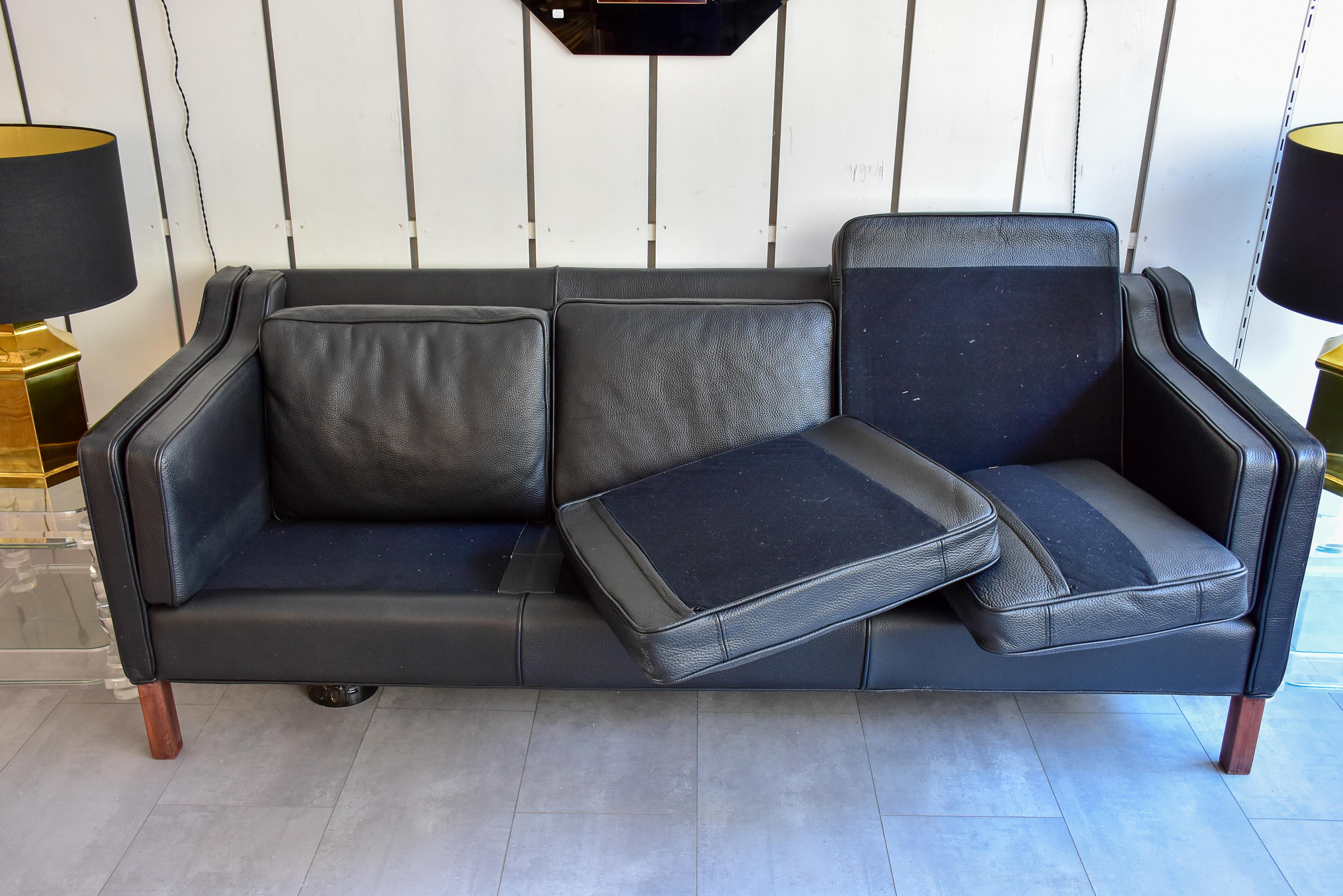 2212 and 2213 Børge Mogensen sofas