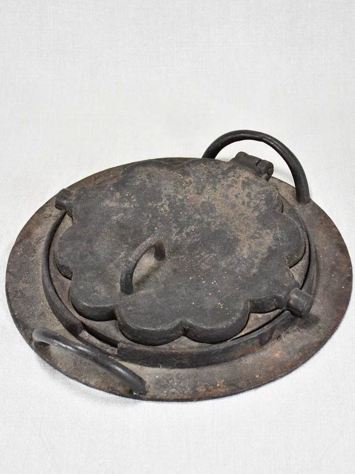 Nineteenth-century cast iron waffle iron - heart shaped 13¾"