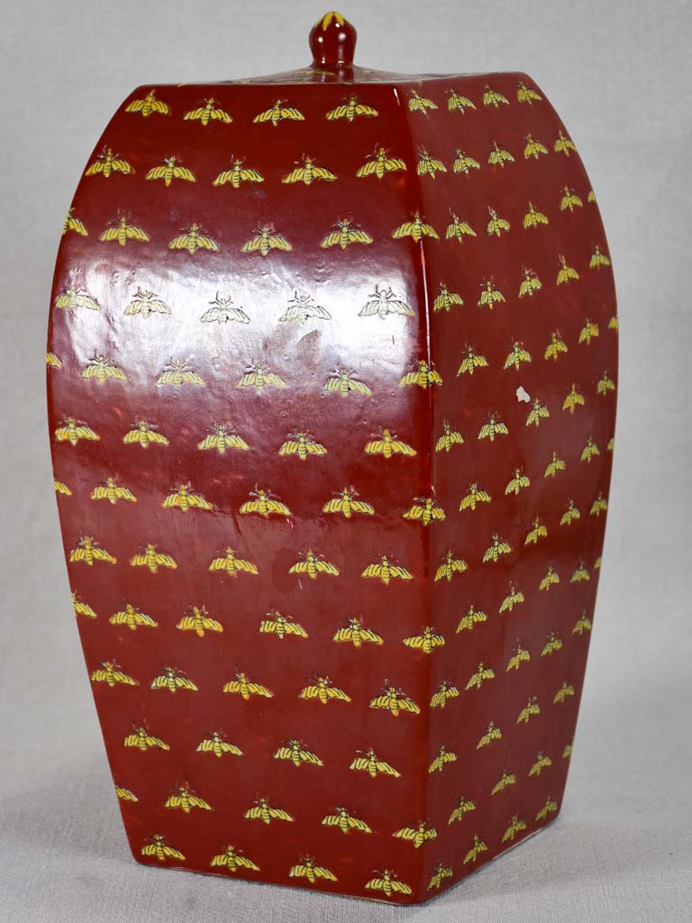 Gold-decorated Chinese canister