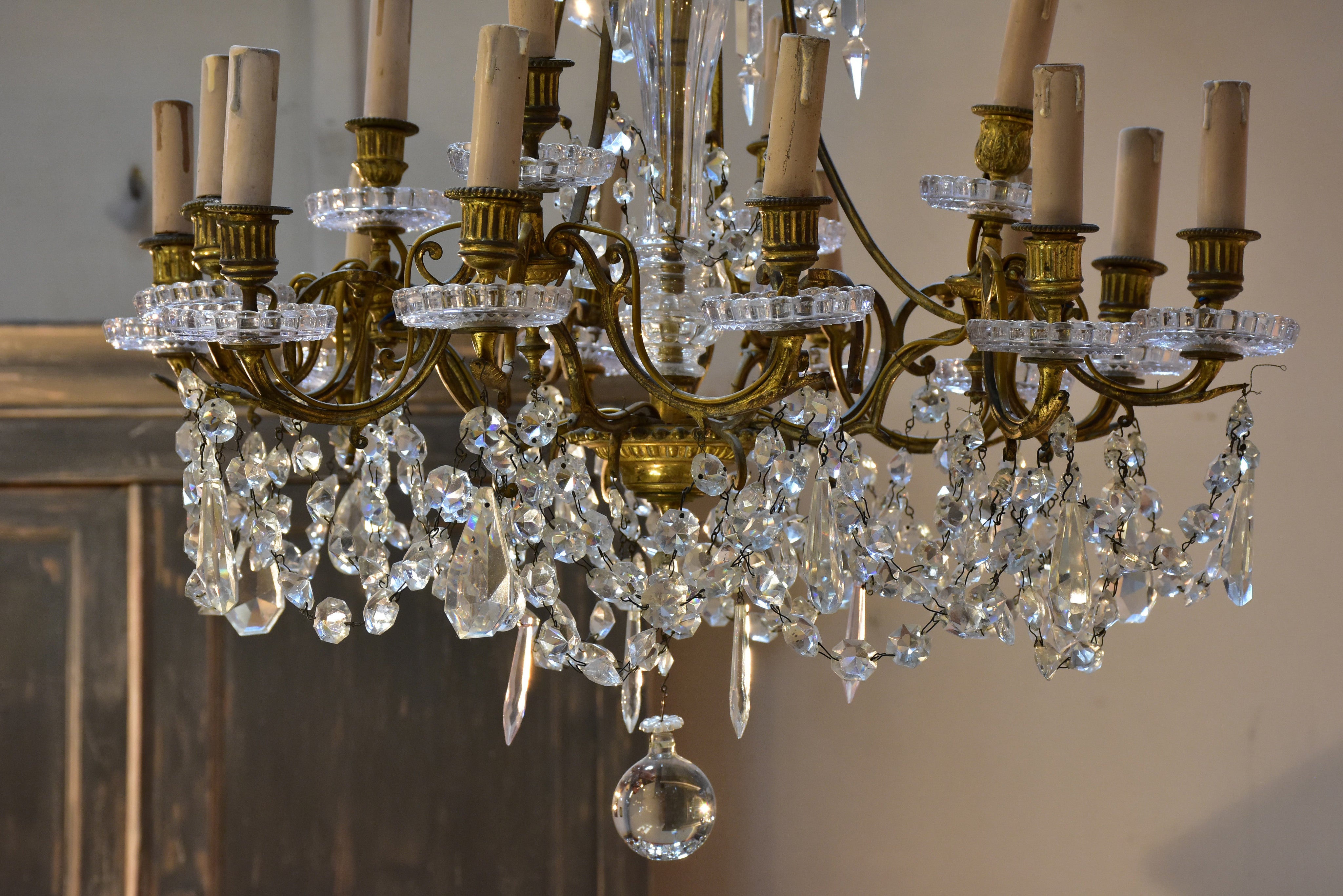 Bronze and glass chandelier - 16 light