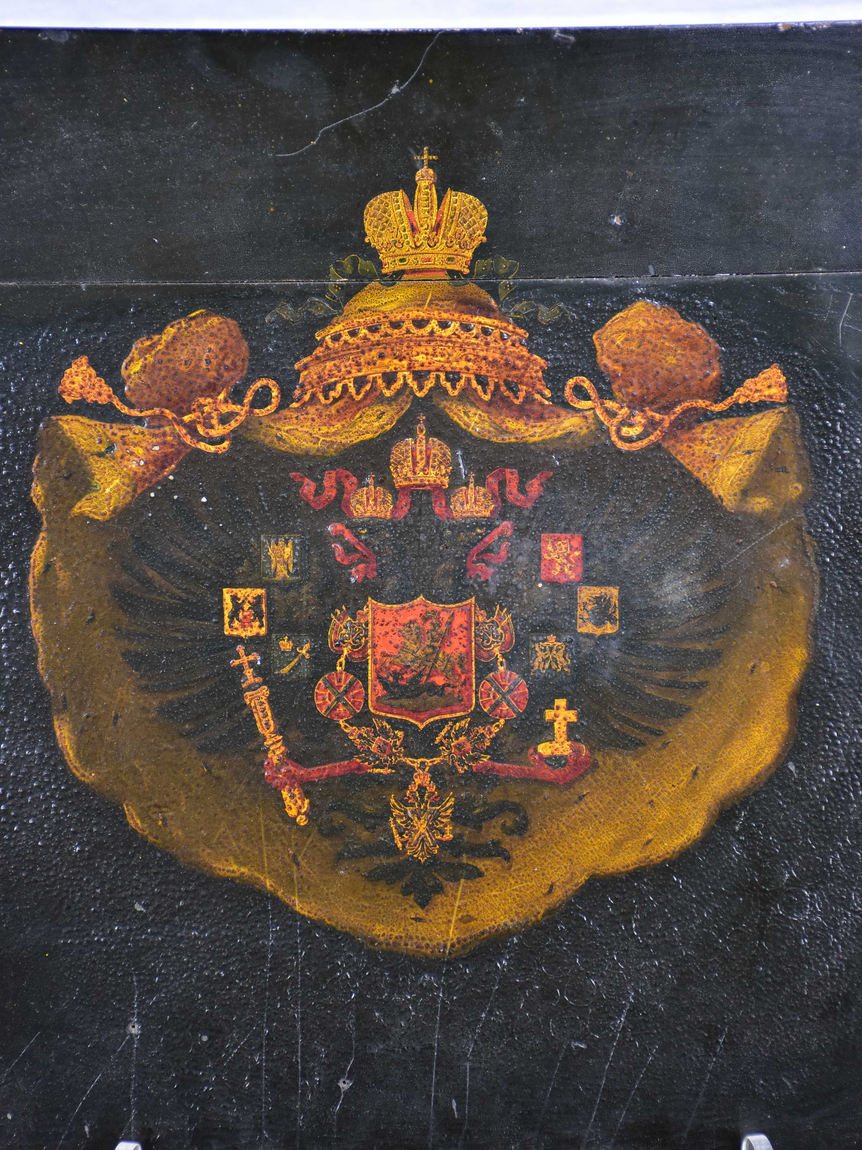 Antique coat of arms - oil on wood 16 ¾'' x 14 ¼''