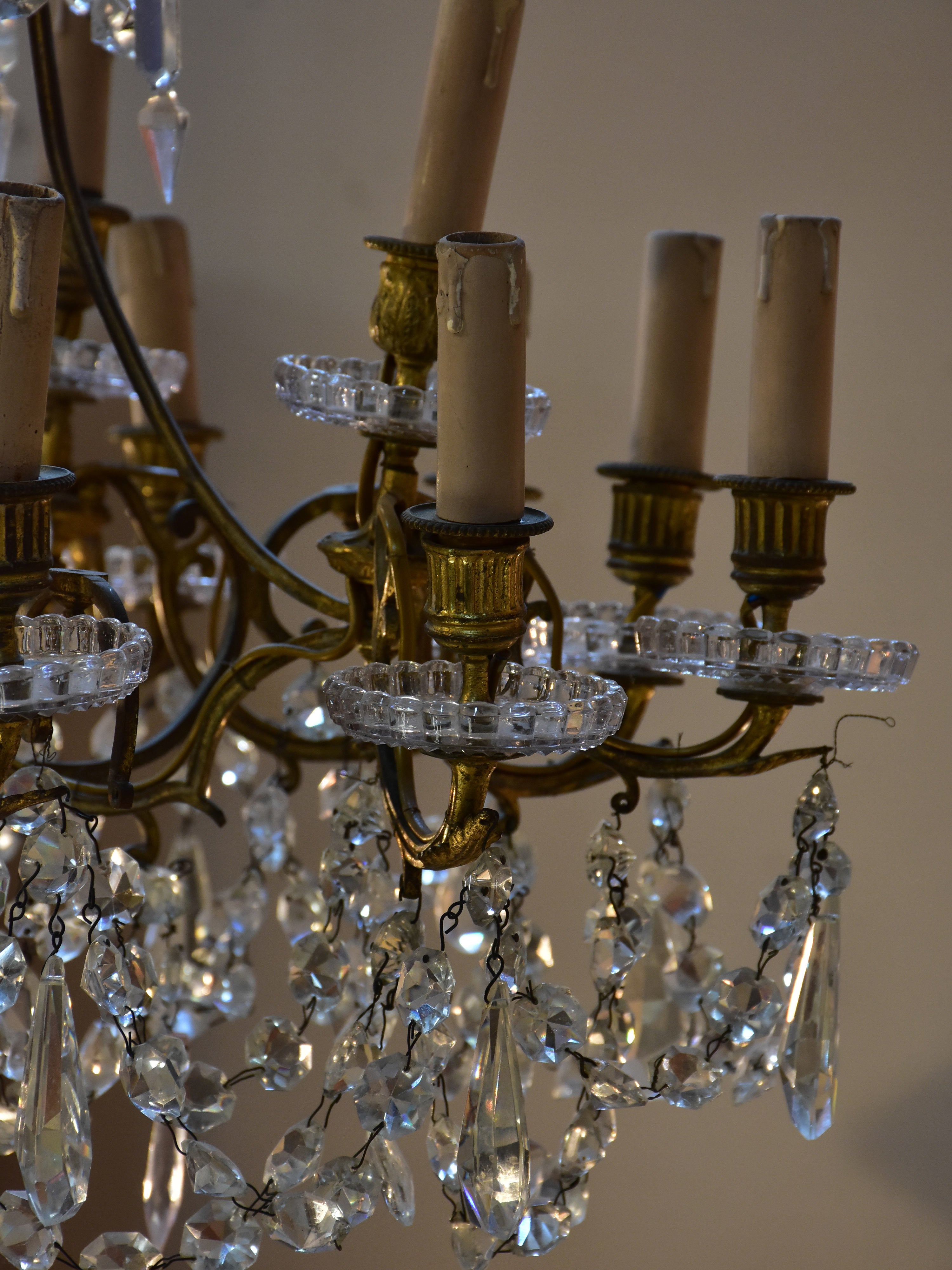 Bronze and glass chandelier - 16 light