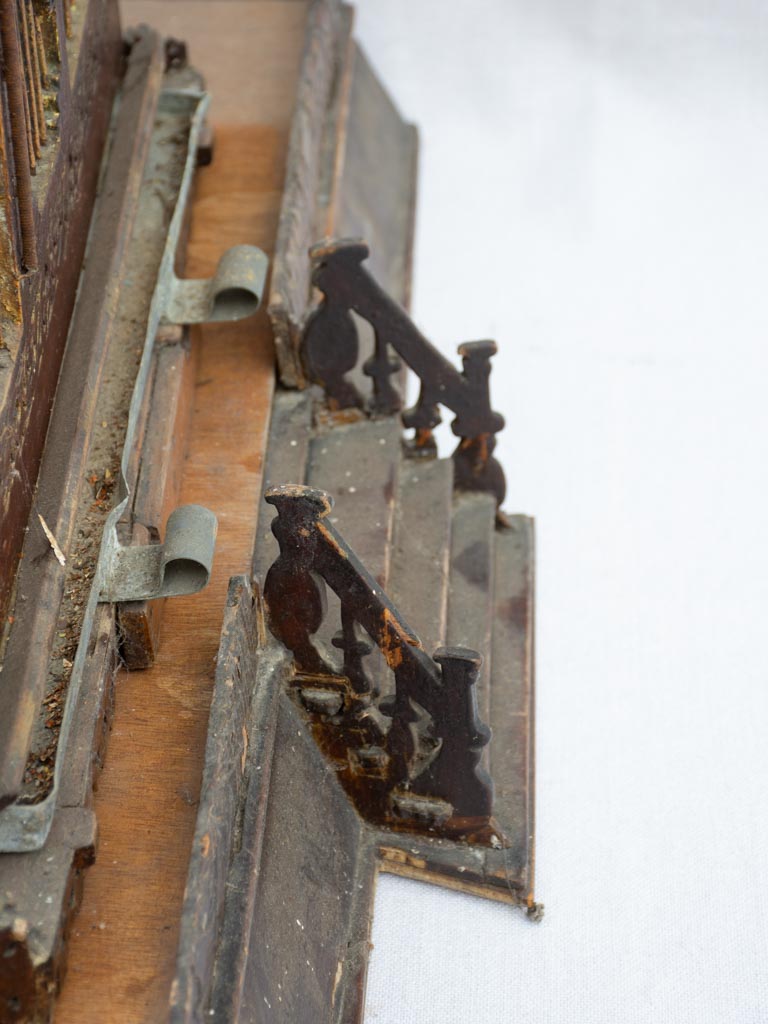 Grand French birdcage from the 19th century