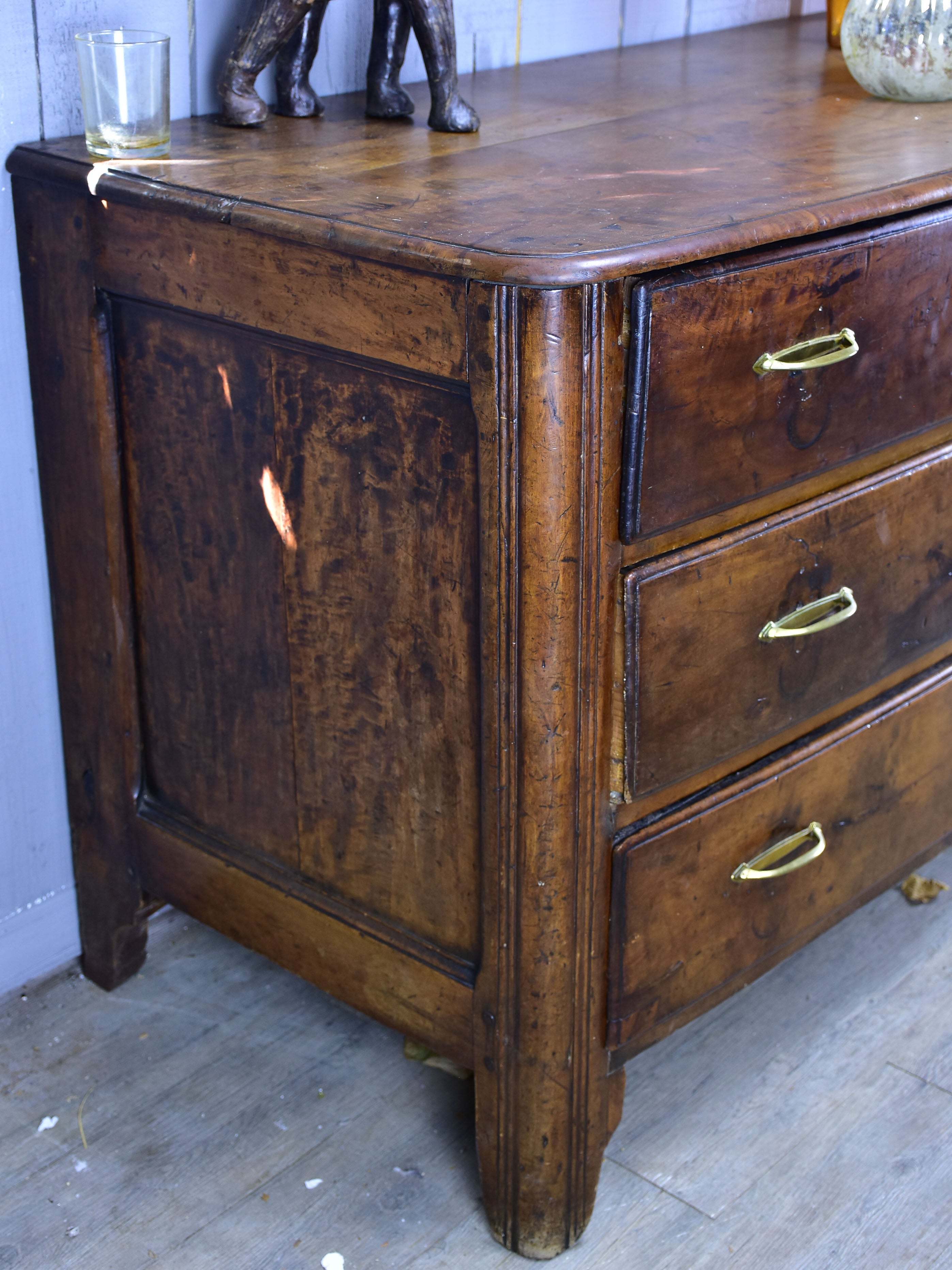 Three-drawer 19th century commode