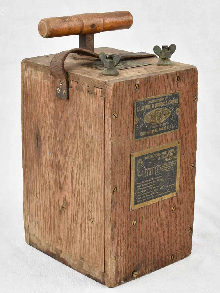 Antique plunger box / dynamite detonator / blasting machine 14¼"