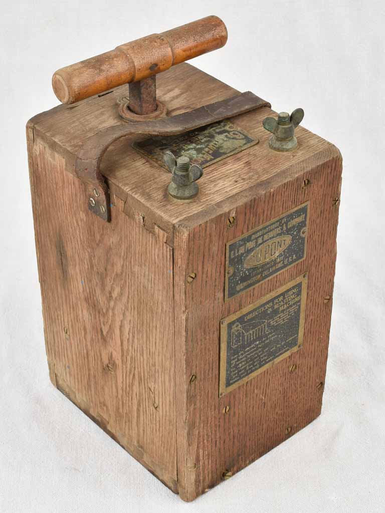 Antique plunger box / dynamite detonator / blasting machine 14¼"