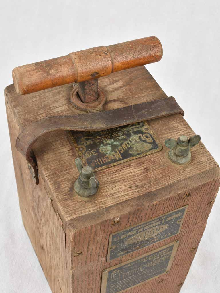 Antique plunger box / dynamite detonator / blasting machine 14¼"