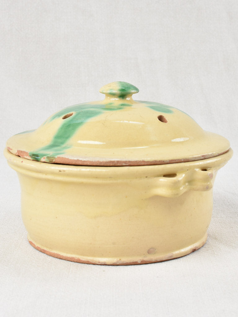 Vintage pot with steam lid 6"