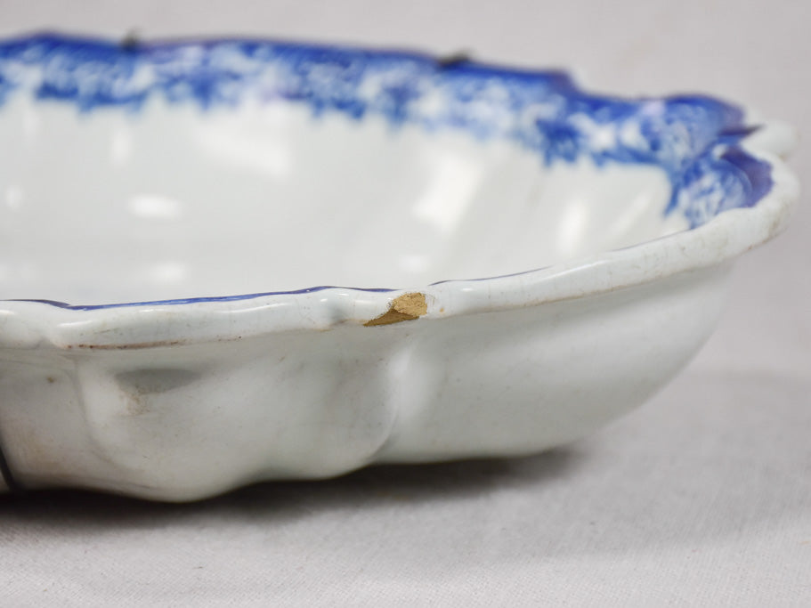 Louis XIV Moustiers faience oval platter with undulating edge - blue and white 12½" x 17"