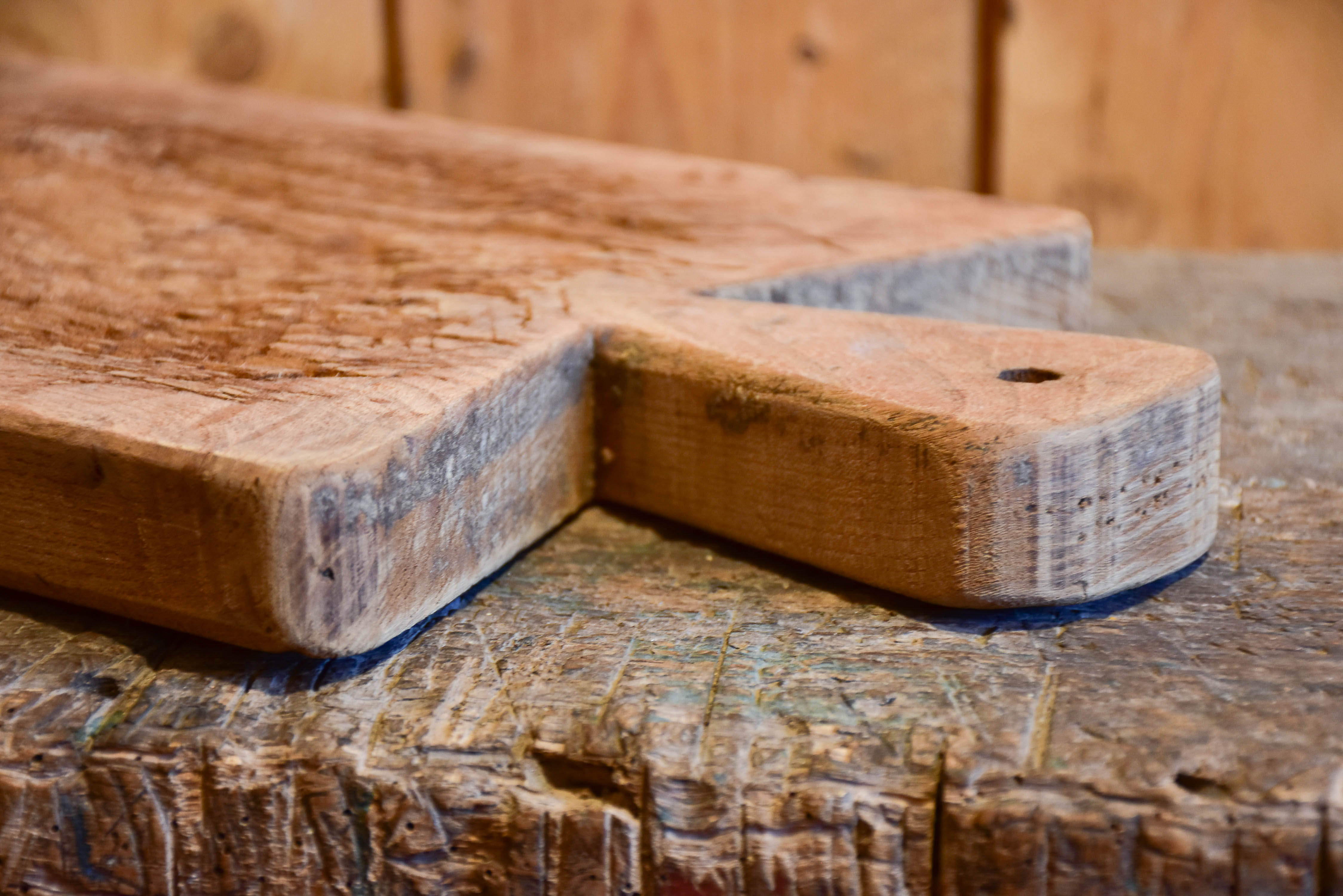 Petite French cutting board with pointed corners