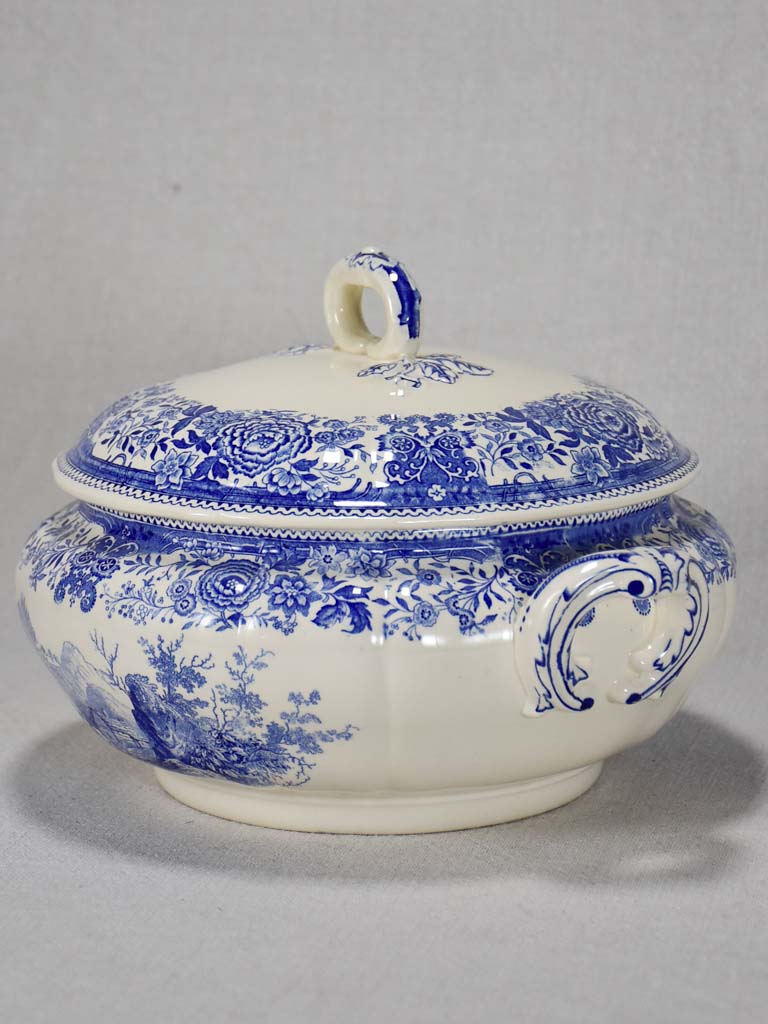 Vintage blue and white Villeroy and Boch soup tureen