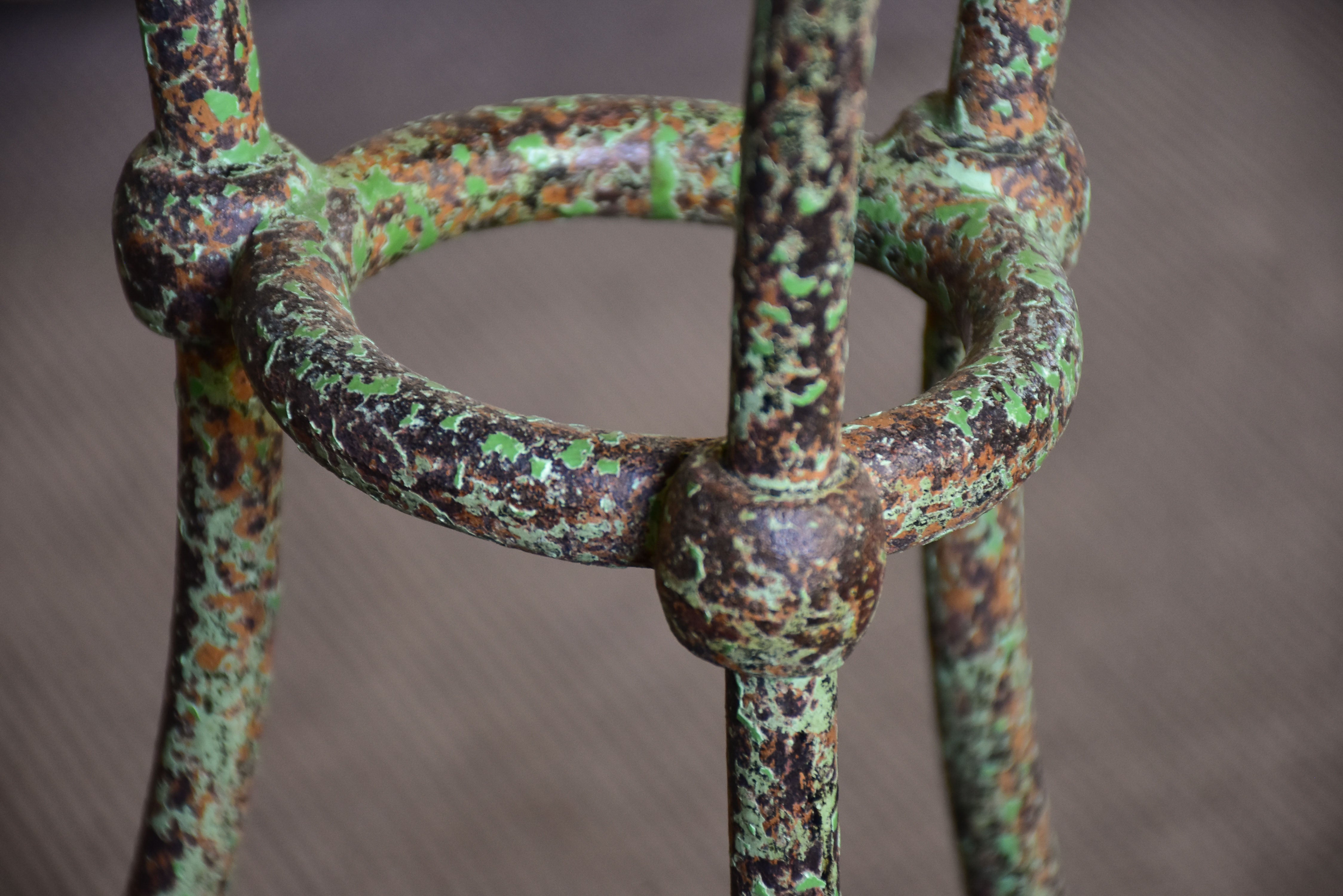 Round French garden table with green patina