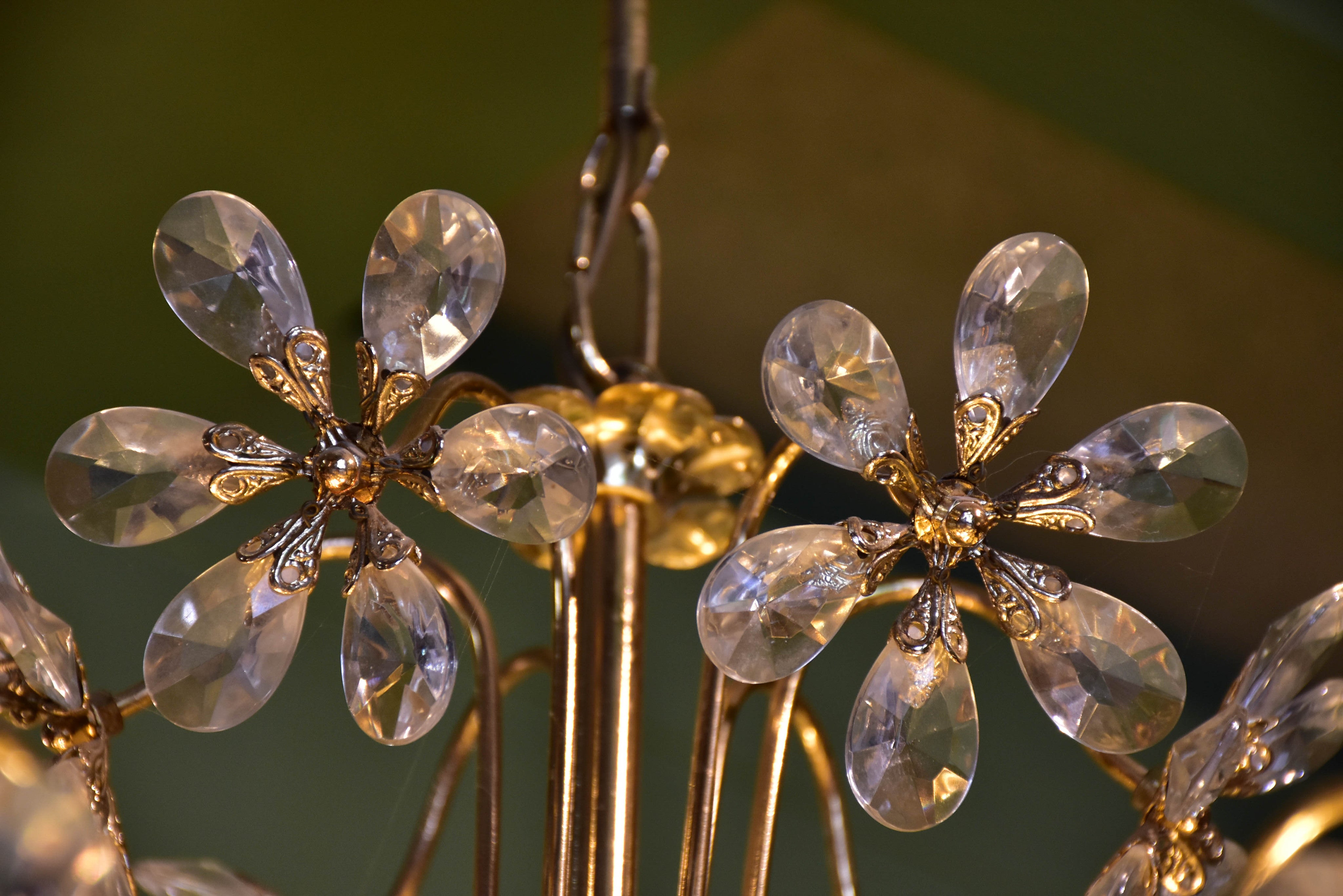 1970’s marguerite flower chandelier