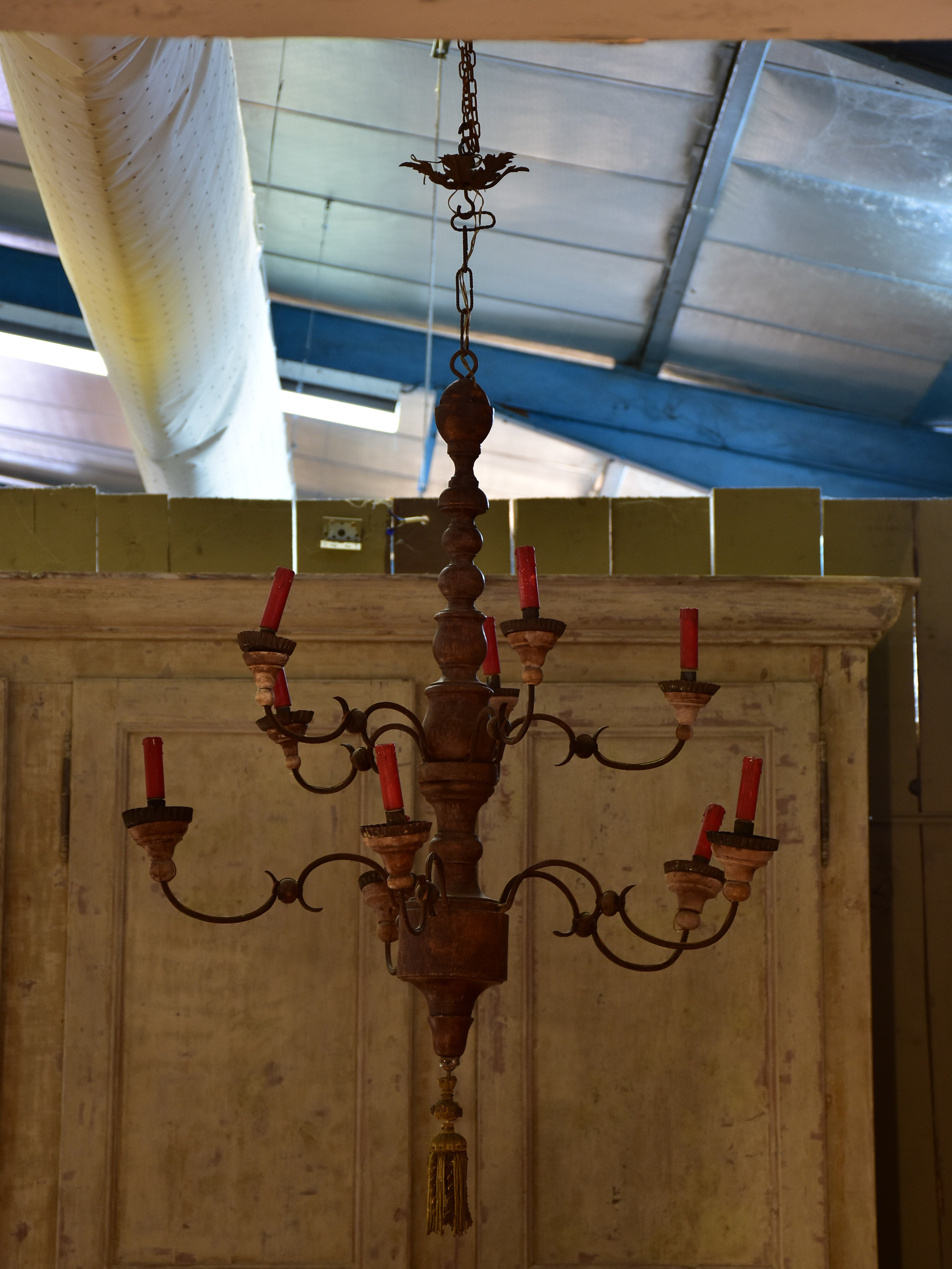 19th century Italian chandelier in iron and wood