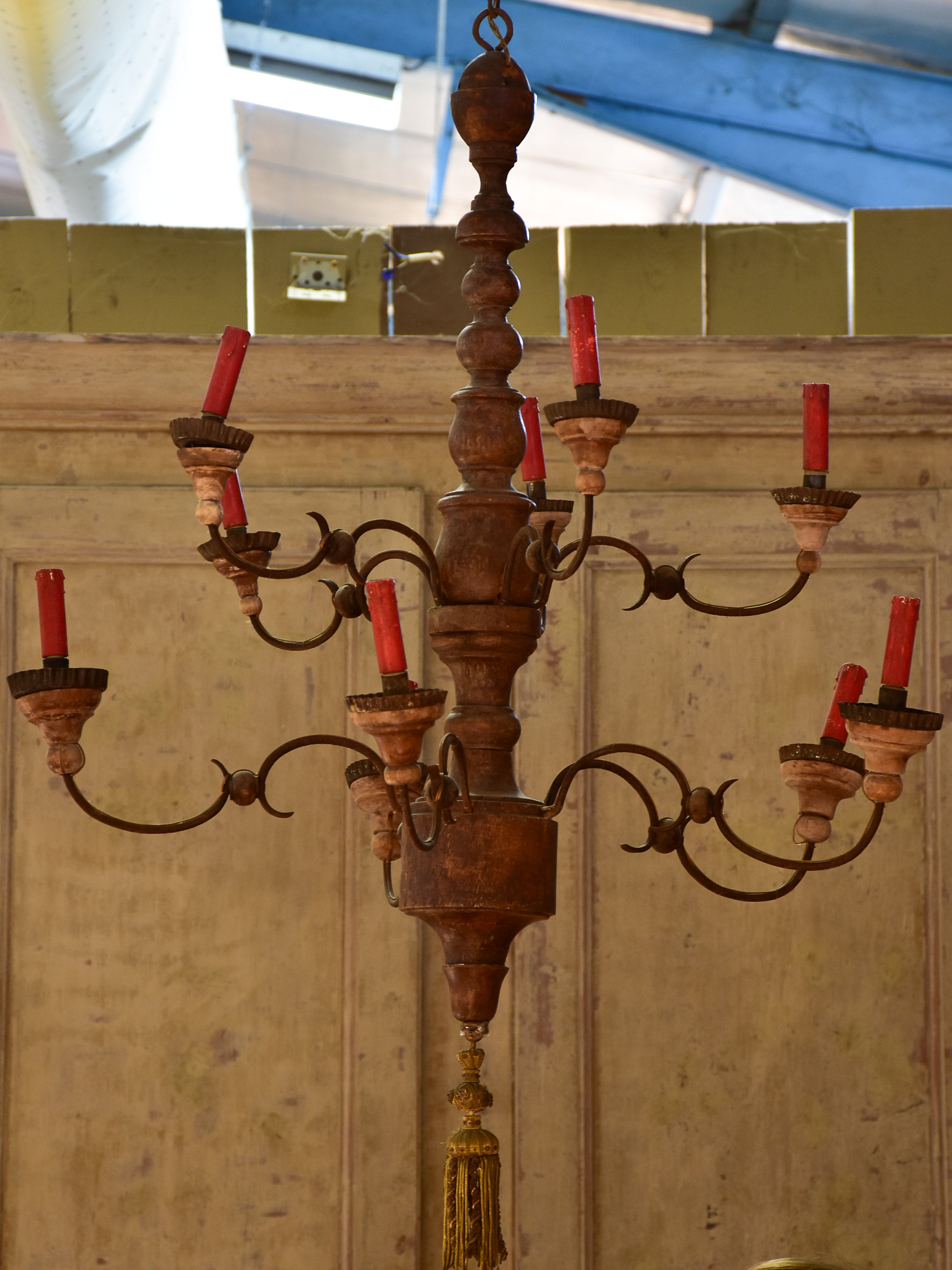 19th century Italian chandelier in iron and wood