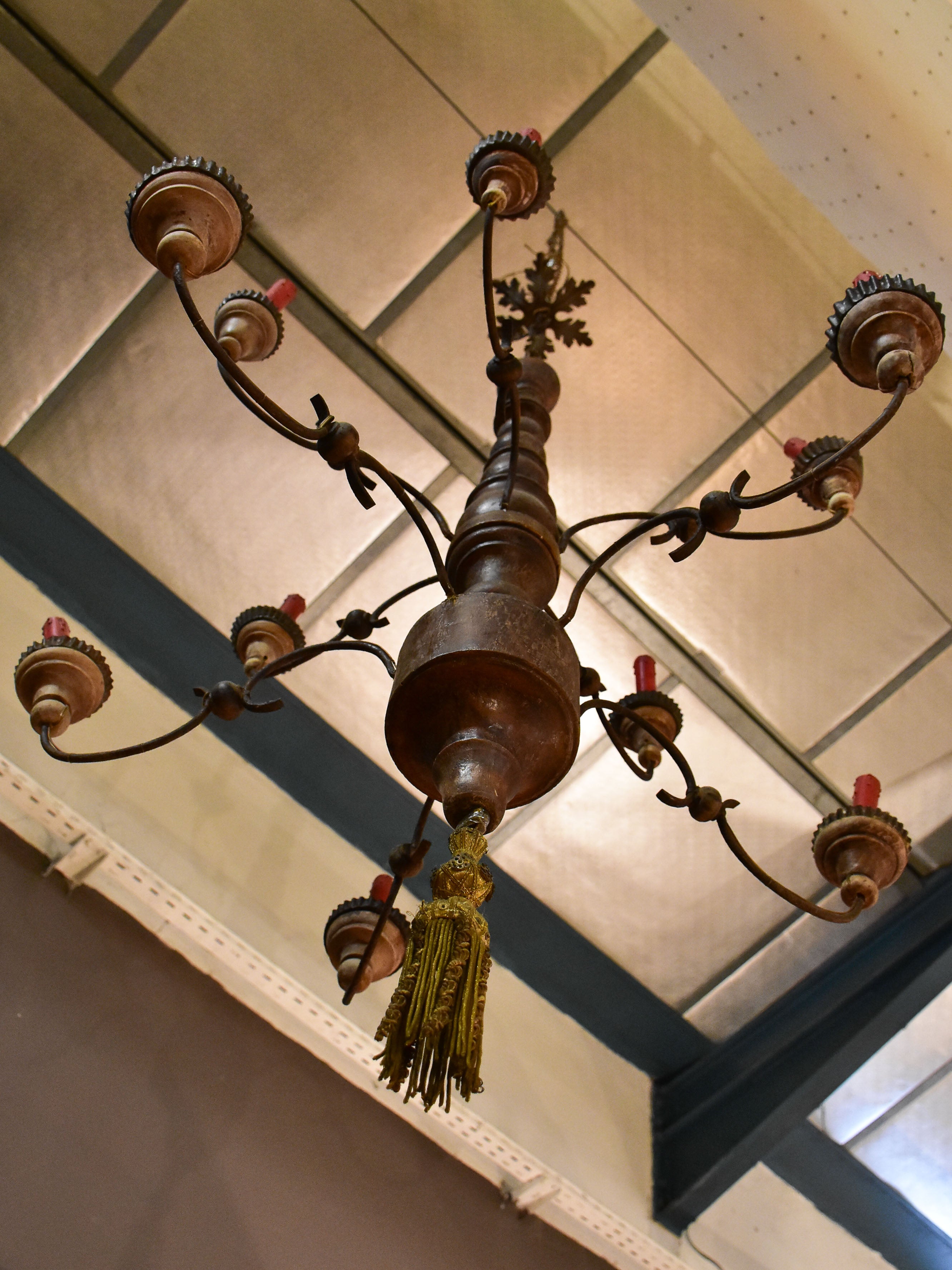 19th century Italian chandelier in iron and wood