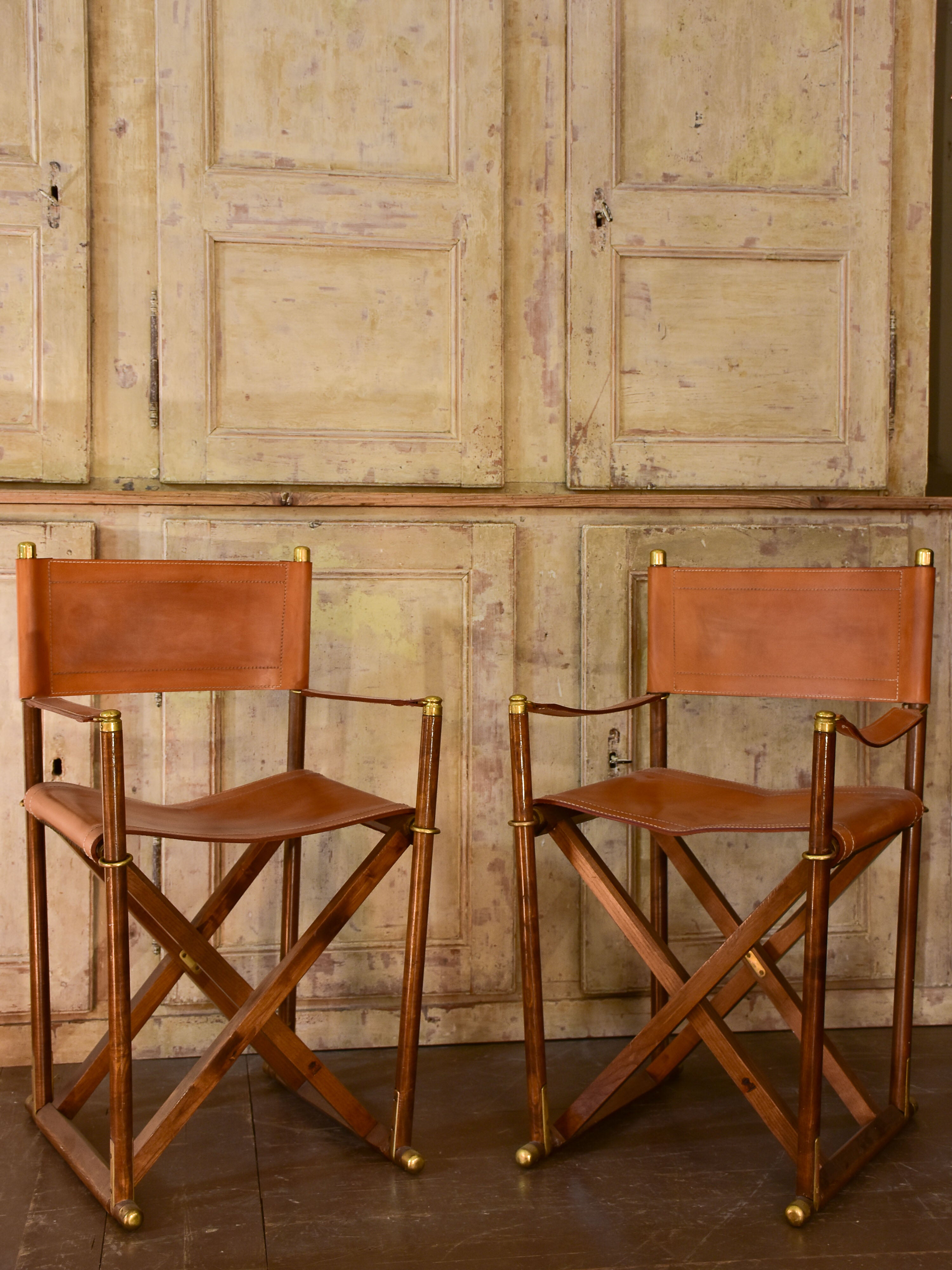 Pair of vintage folding leather Director chairs - Almazan