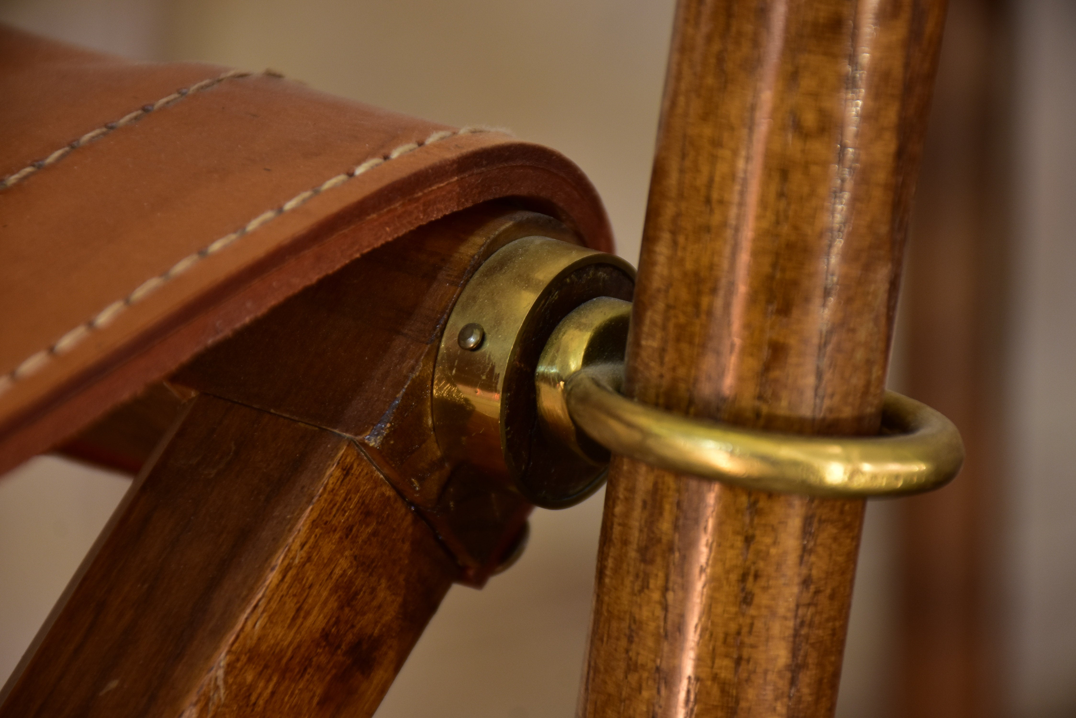 Pair of vintage folding leather Director chairs - Almazan