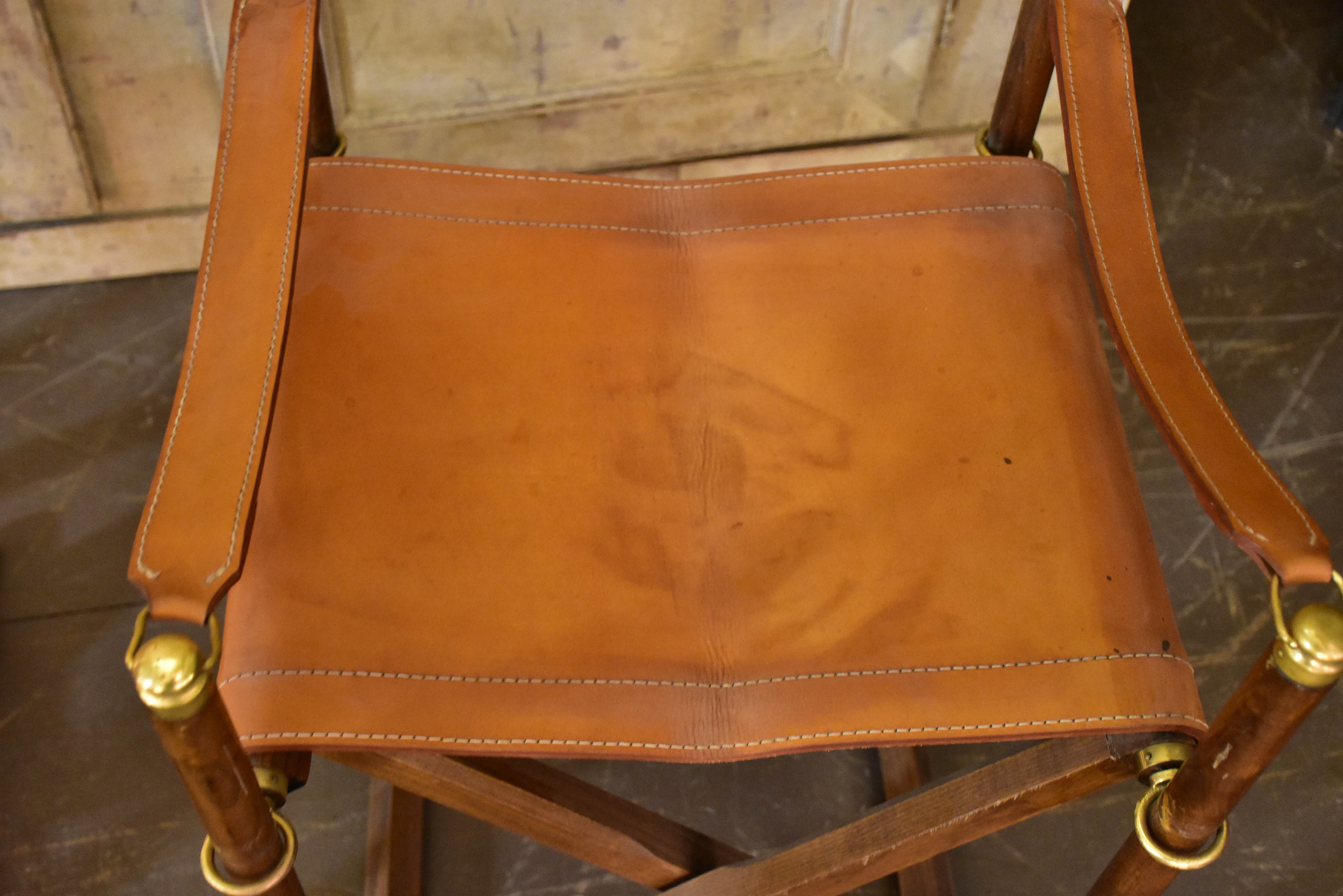 Pair of vintage folding leather Director chairs - Almazan