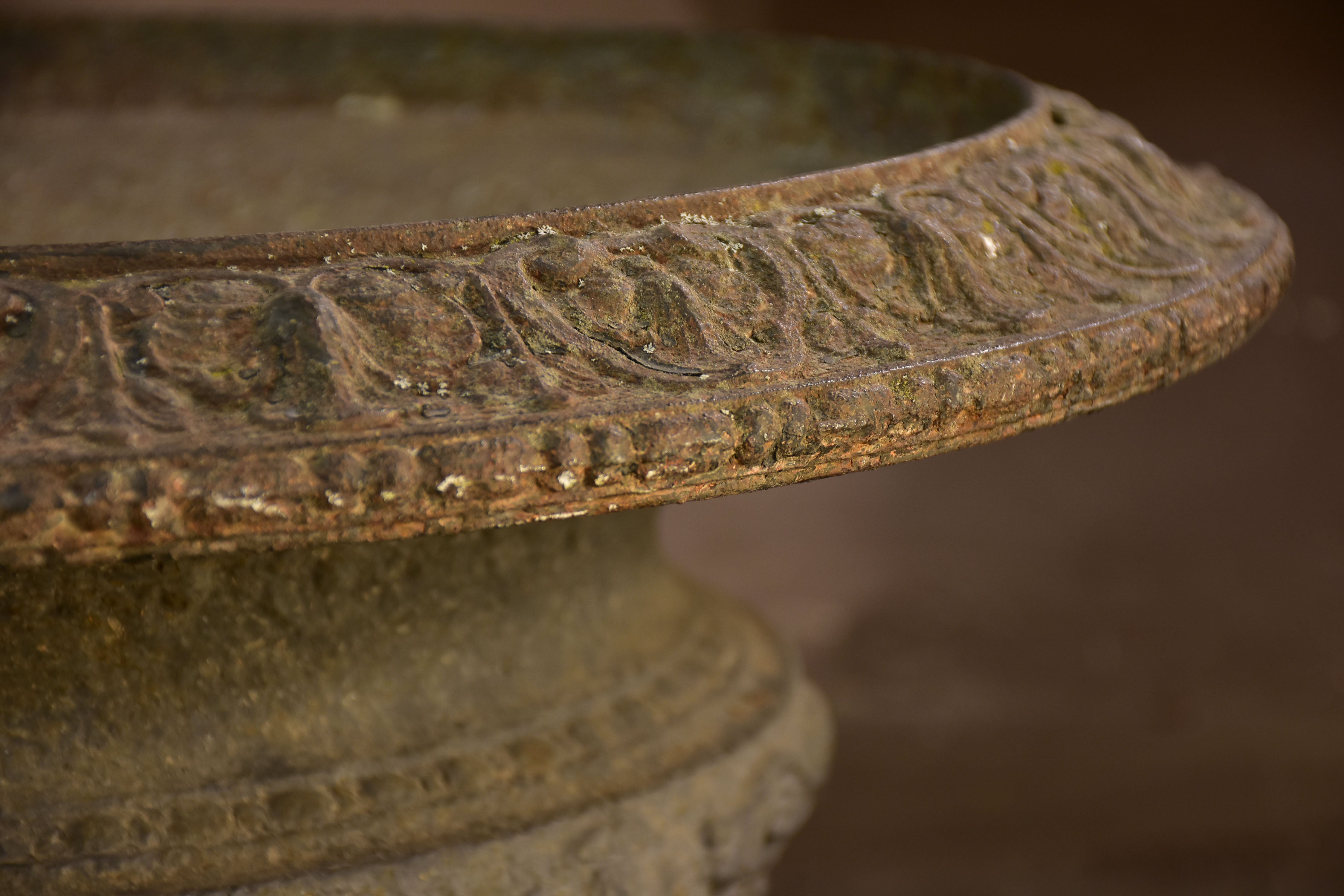 Large grey Medici urn with lions heads