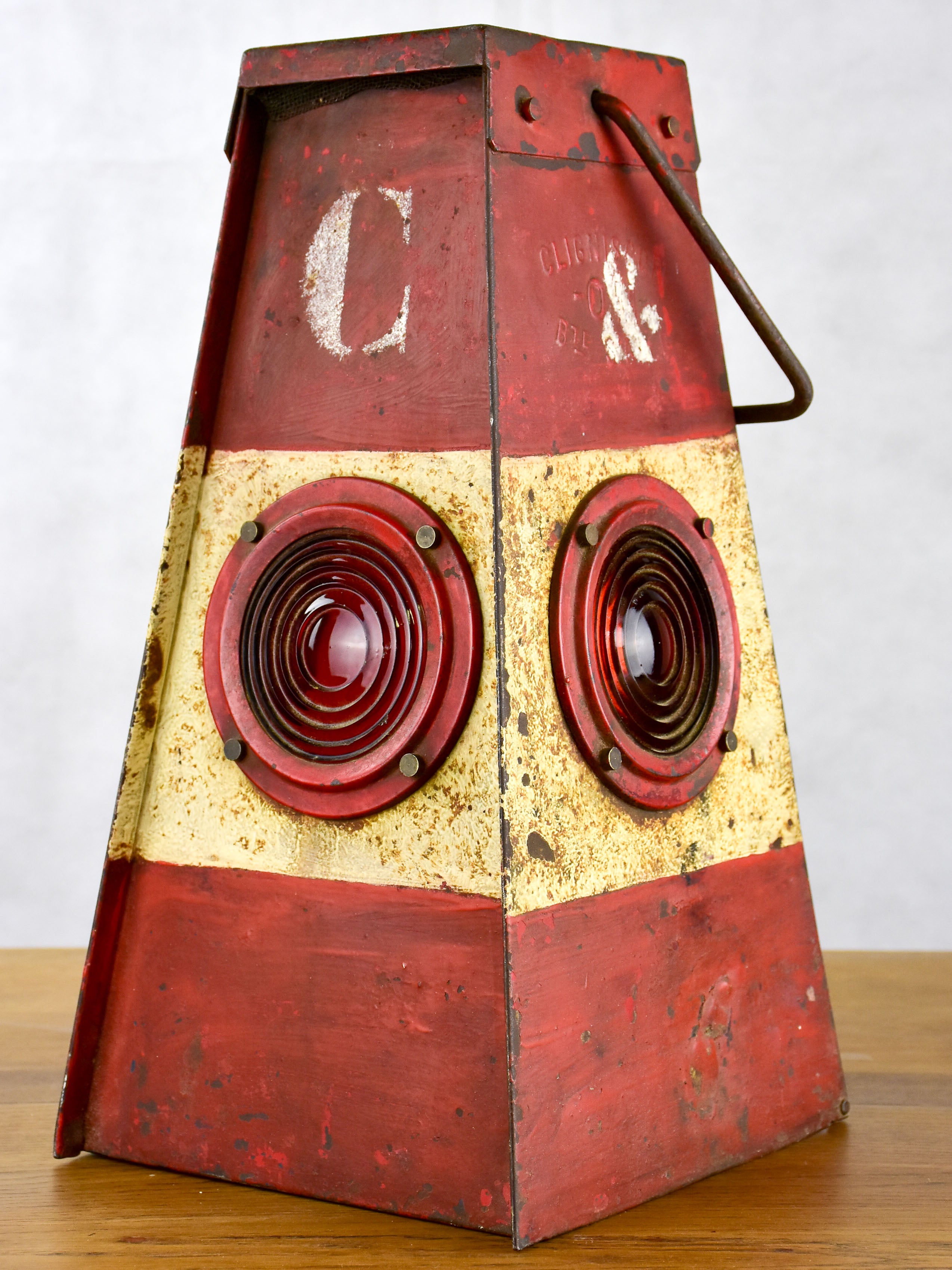 Antique French 'cligniscope' warning lamp