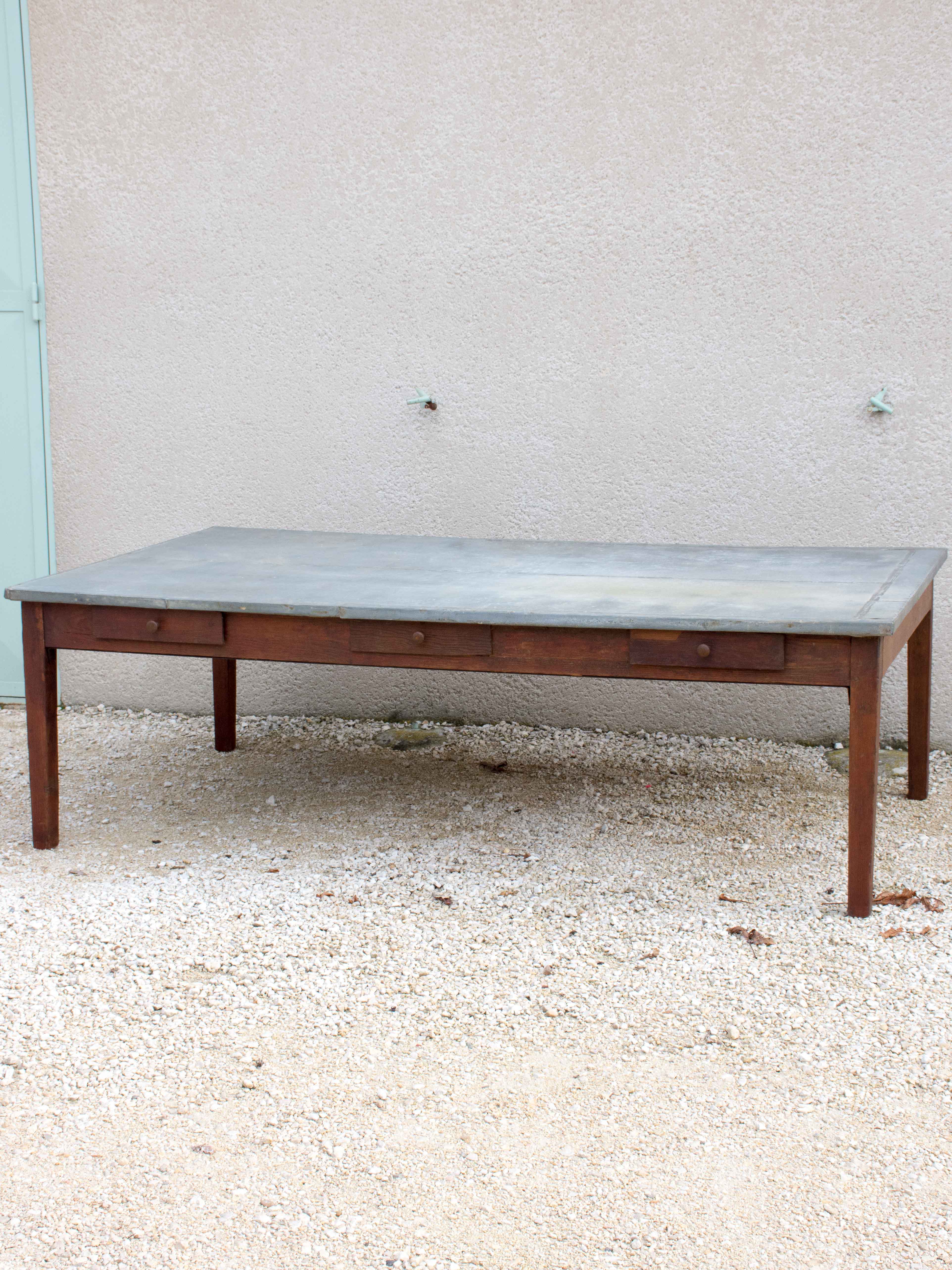 Very large French preparation table with zinc top