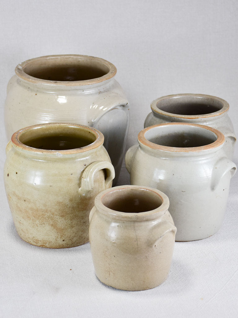 Collection of 5 earthenware crock-pots - beige 4¾" - 9"