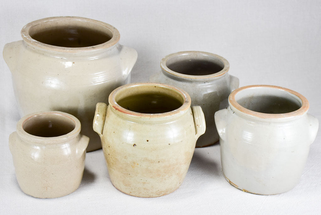 Collection of 5 earthenware crock-pots - beige 4¾" - 9"