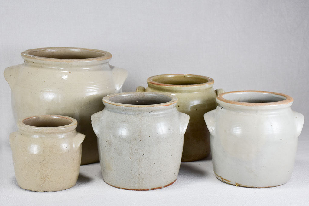 Collection of 5 earthenware crock-pots - beige 4¾" - 9"