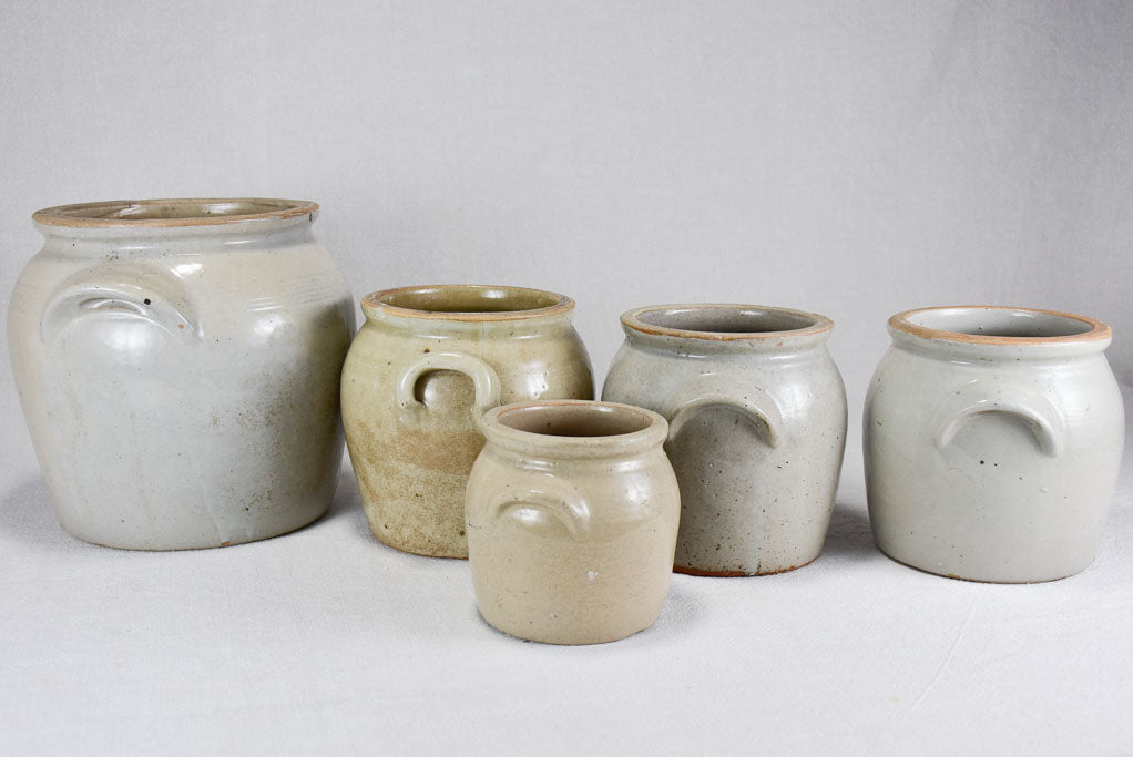 Collection of 5 earthenware crock-pots - beige 4¾" - 9"