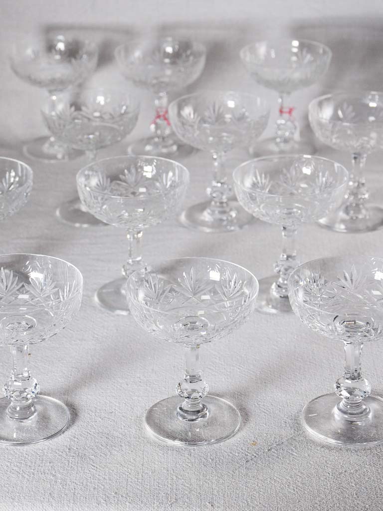 Set of 12 crystal champagne coups