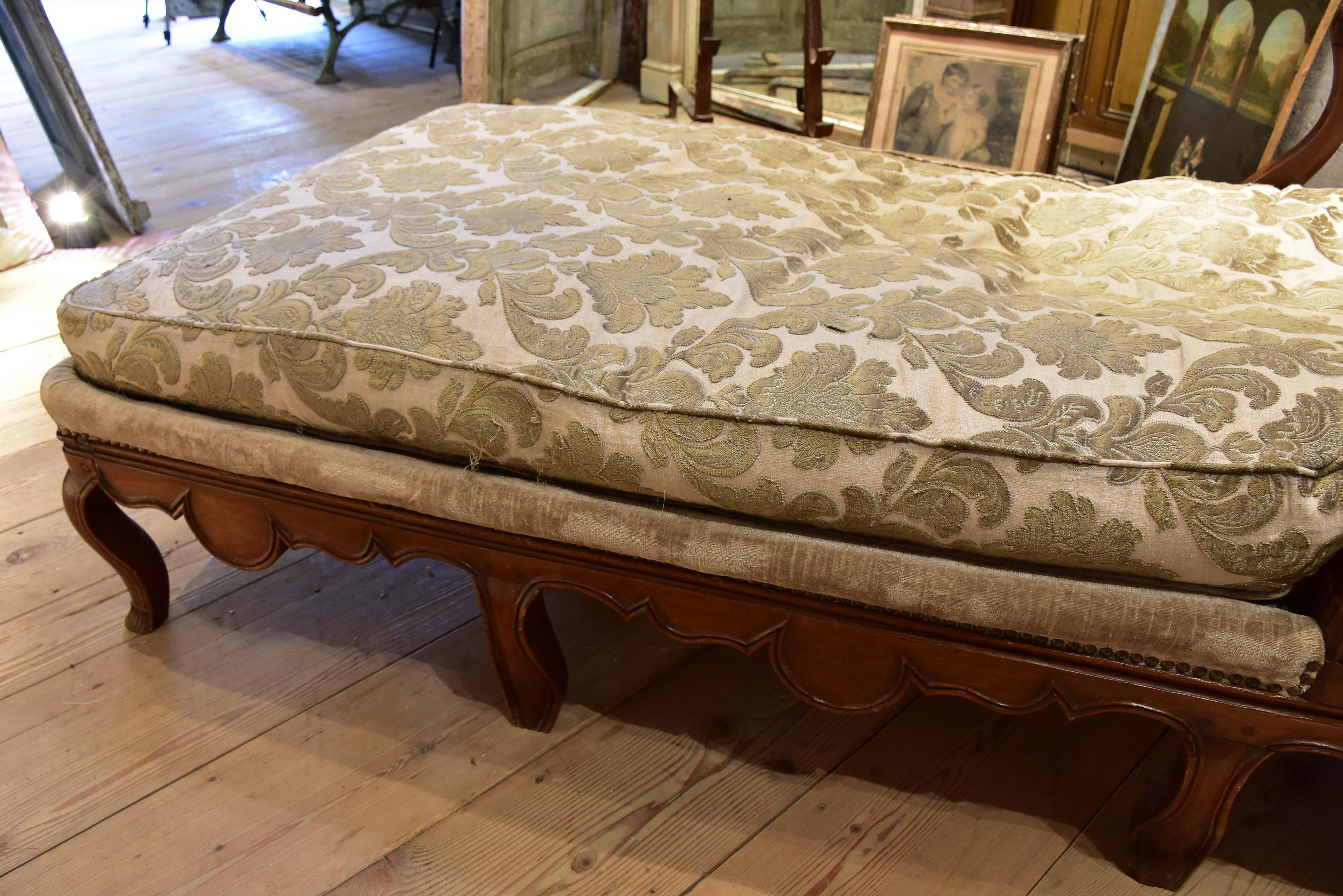 18th century Aixoise chaise longue