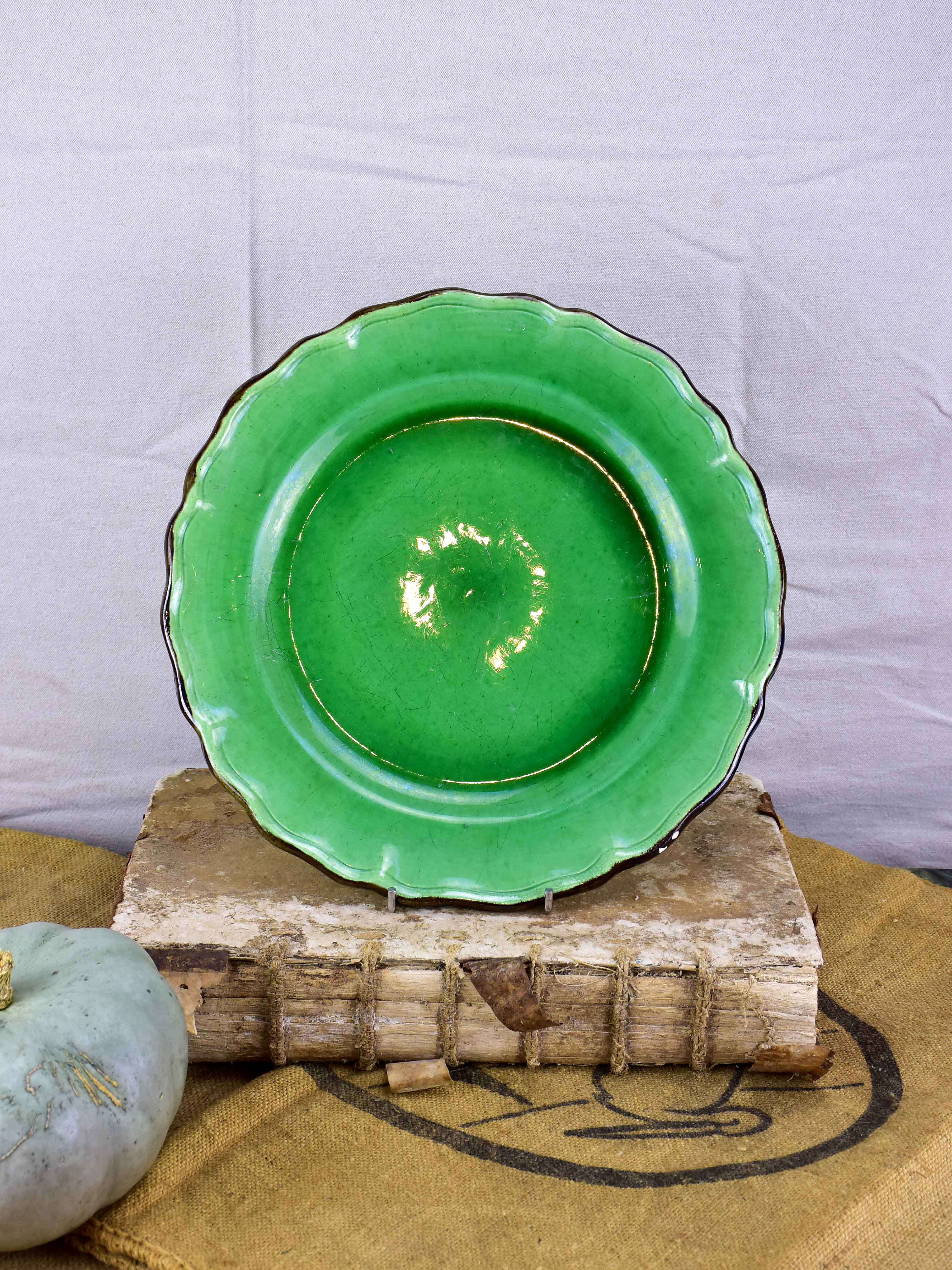 Vintage green platter from Villeneuve les Avignon