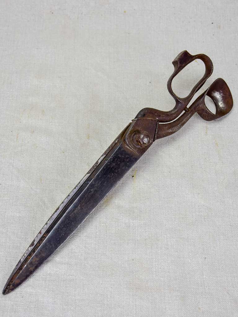 Early 20th Century tailor's scissors 1/3