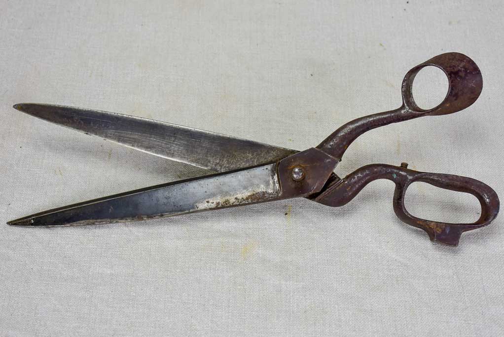 Early 20th Century tailor's scissors 1/3