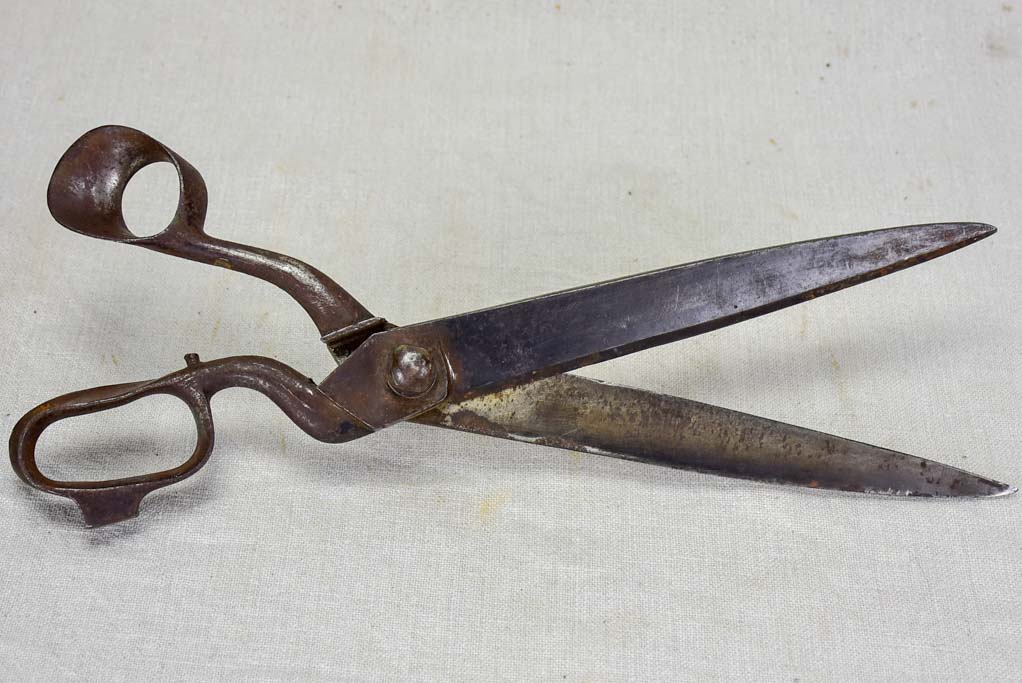 Early 20th Century tailor's scissors 1/3