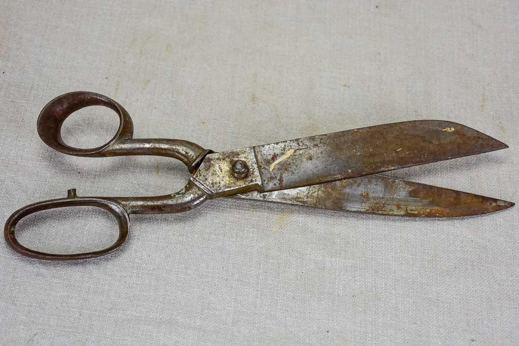 Early 20th Century tailor's scissors 2/3