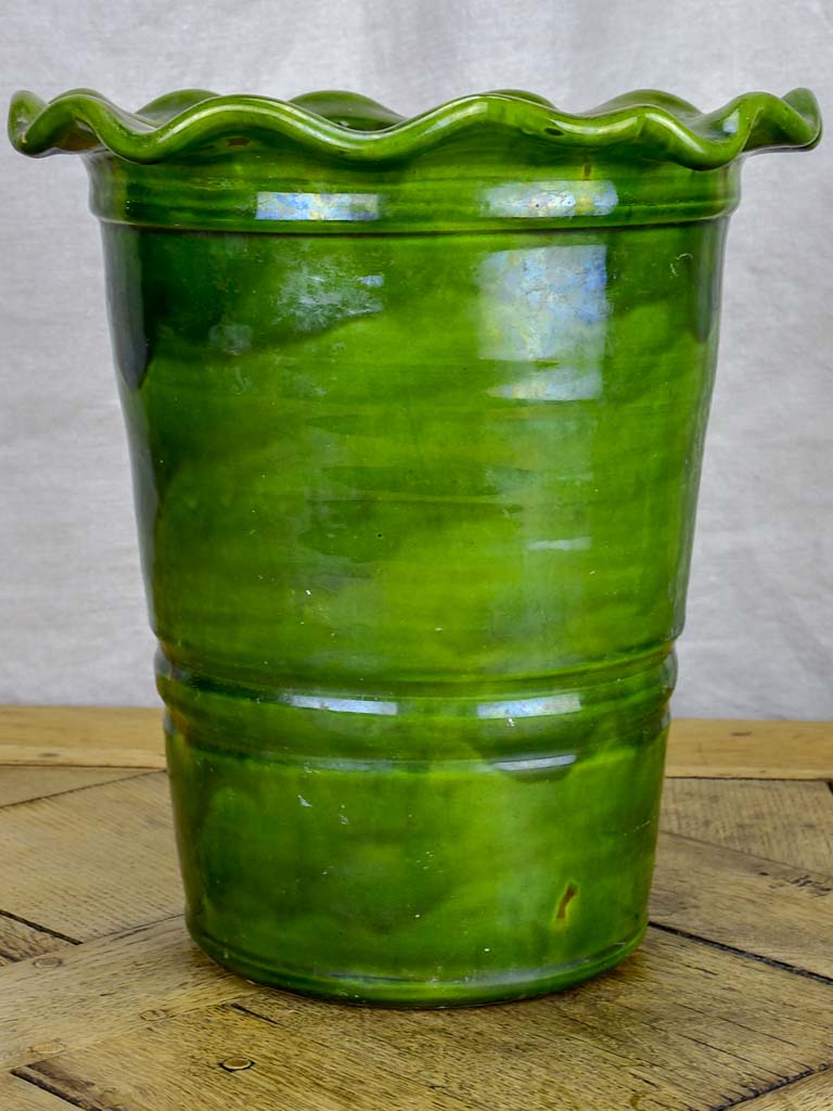 RESERVED Large vintage florist vase with rippled neck and green glaze - Ravel