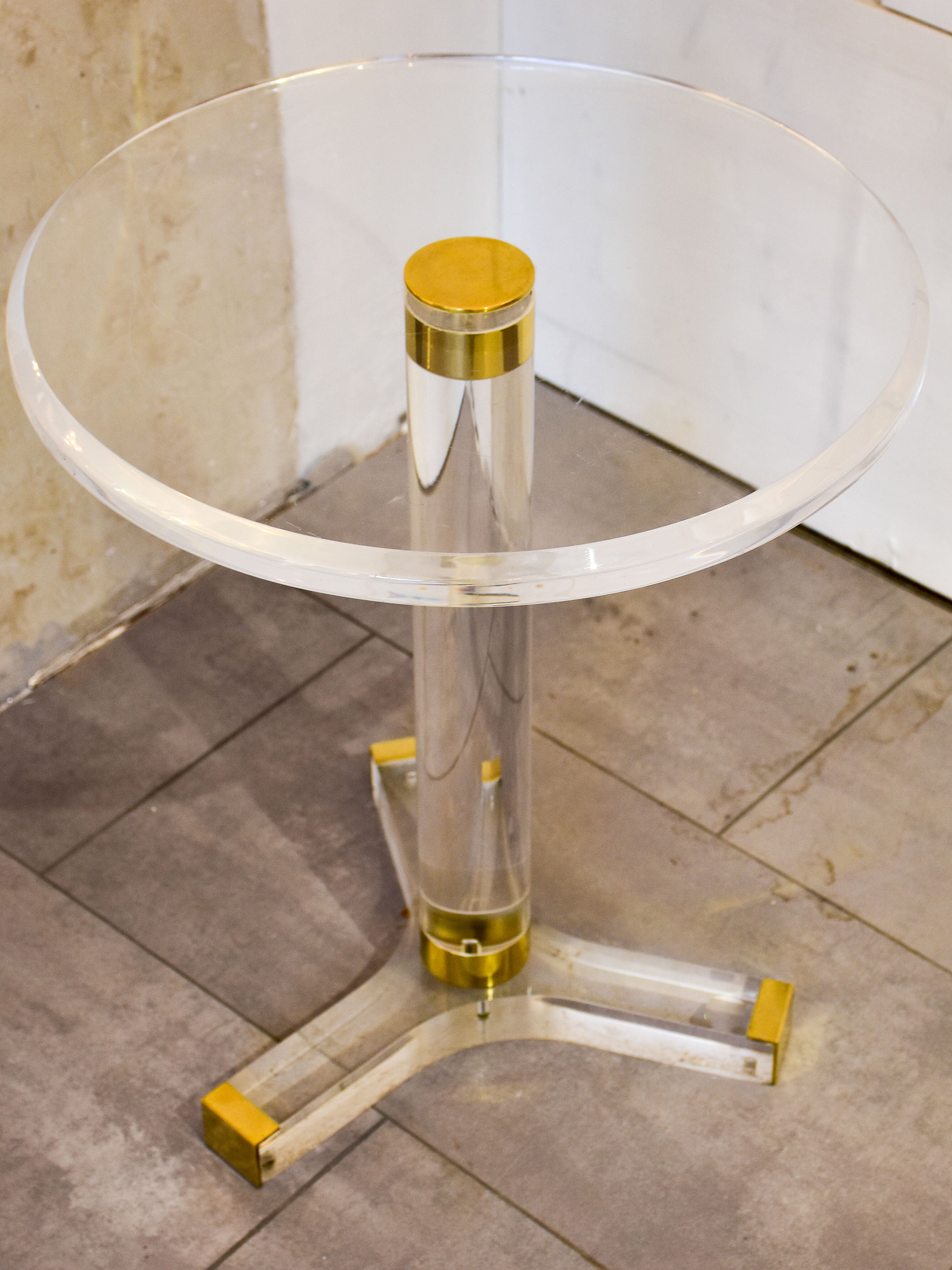 Vintage round side table in perspex and brass