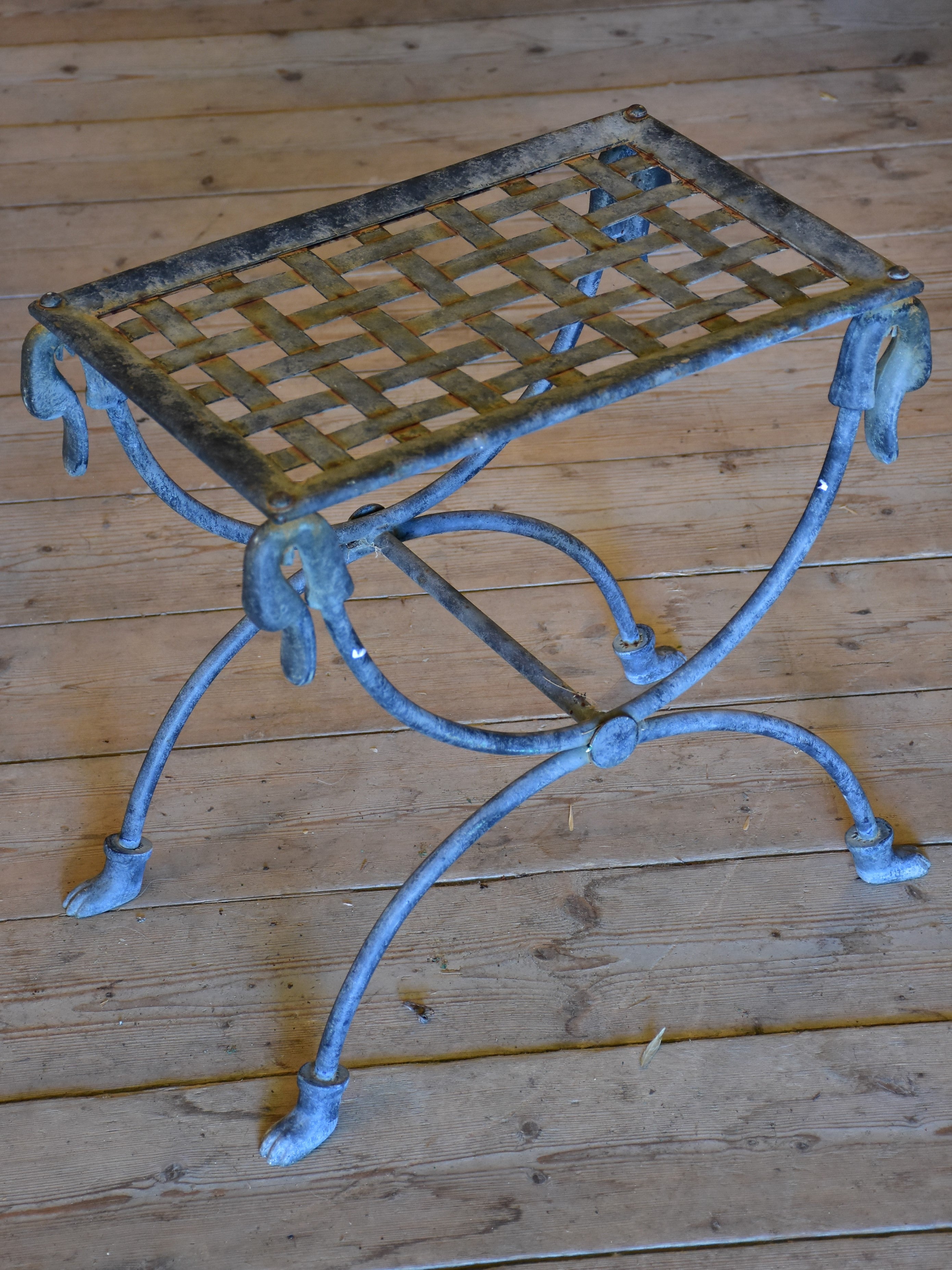 Vintage Iron French ‘x’ chair