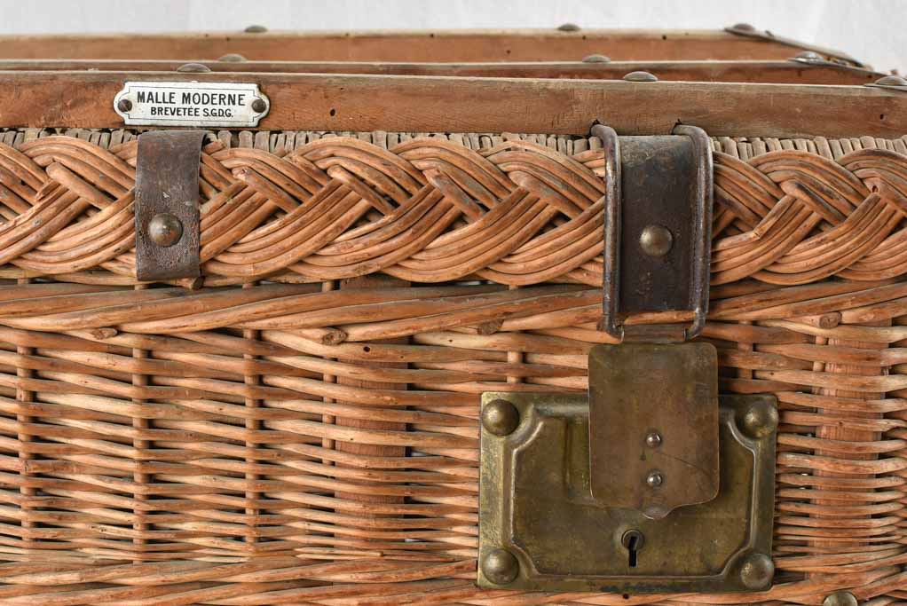 Vintage French wicker chest - Malle Moderne