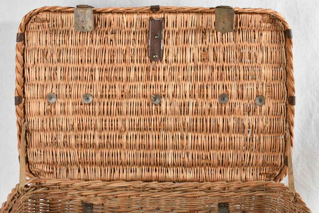 Vintage French wicker chest - Malle Moderne