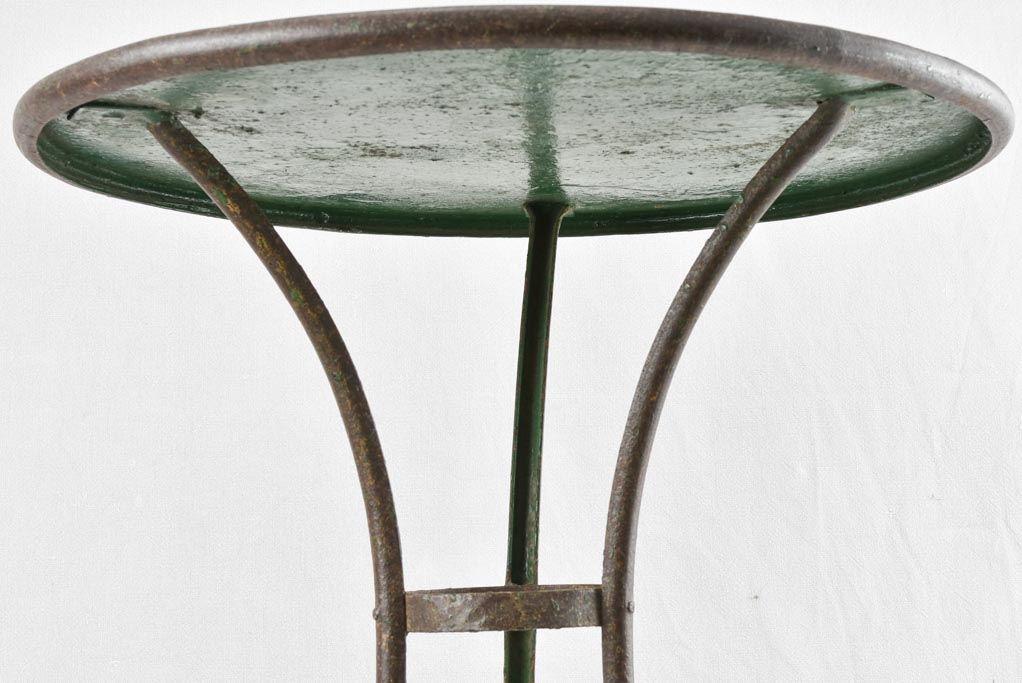 Arras garden table with hoof feet