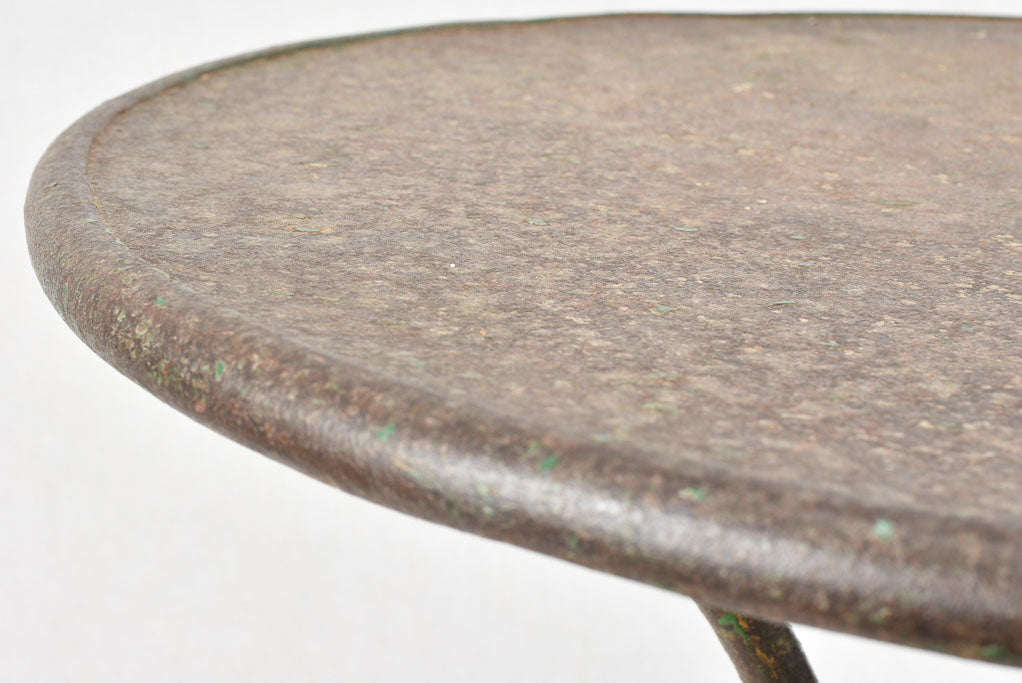 Arras garden table with hoof feet