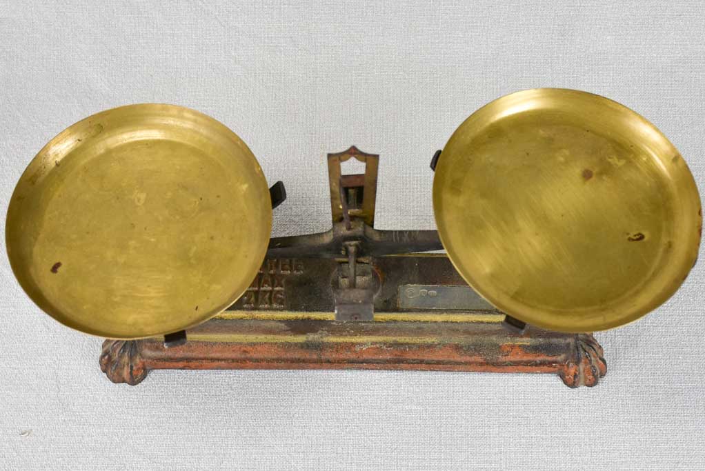 Small vintage French kitchen scales - 2 kilogram