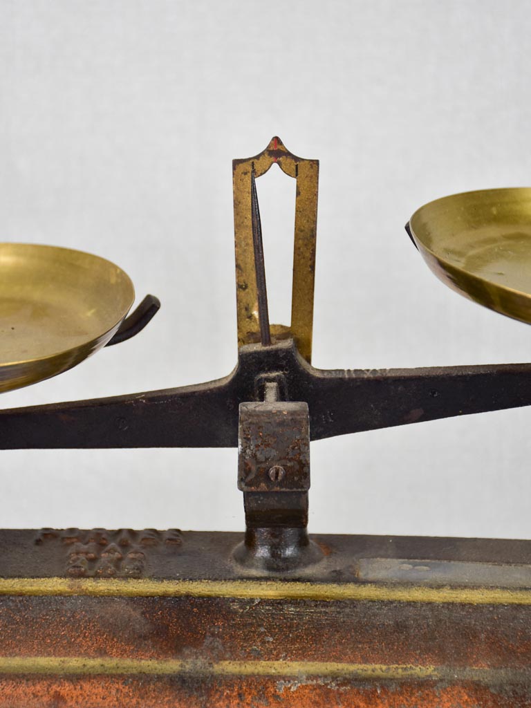 Small vintage French kitchen scales - 2 kilogram